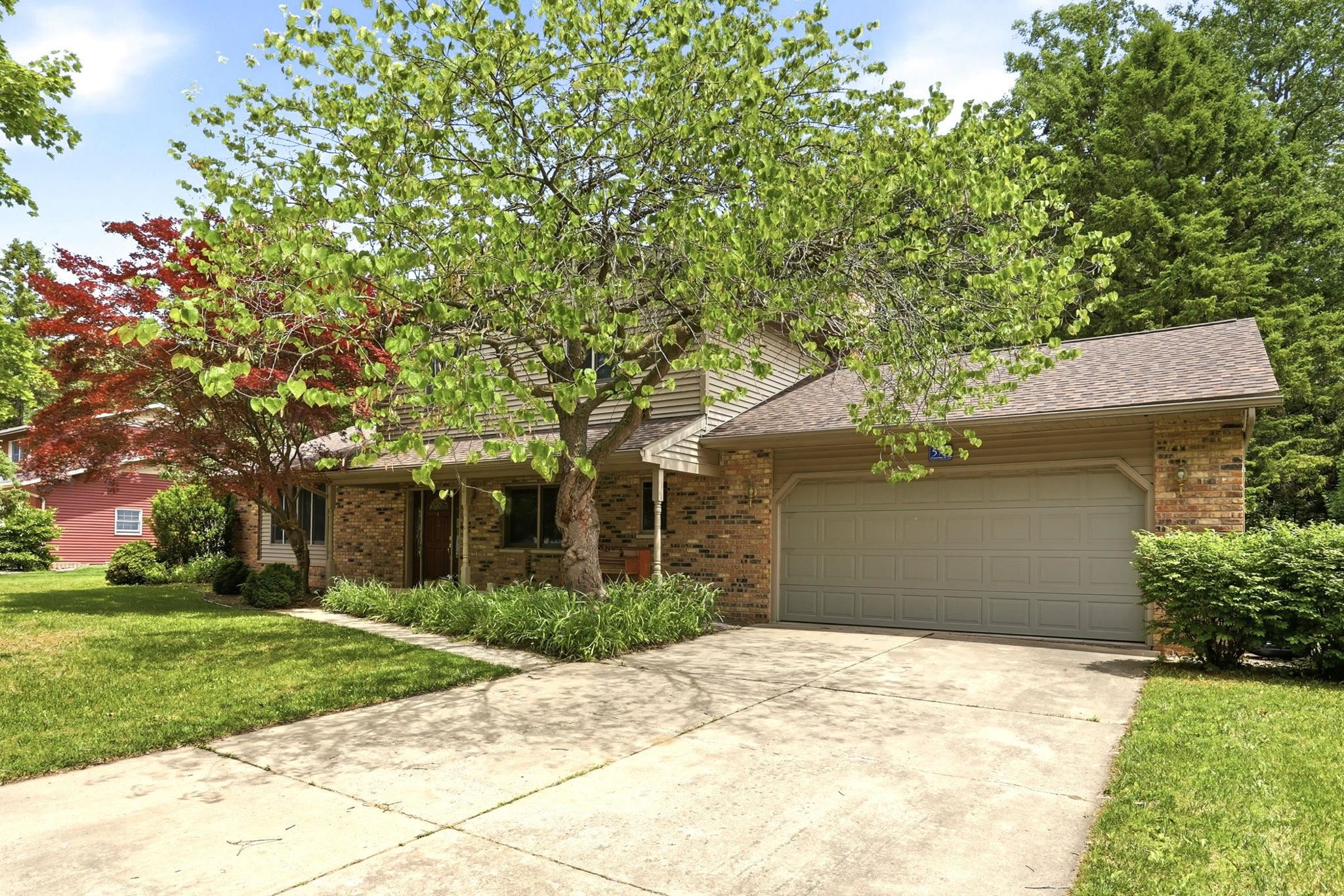577 E Franconian Drive Property Photo 2