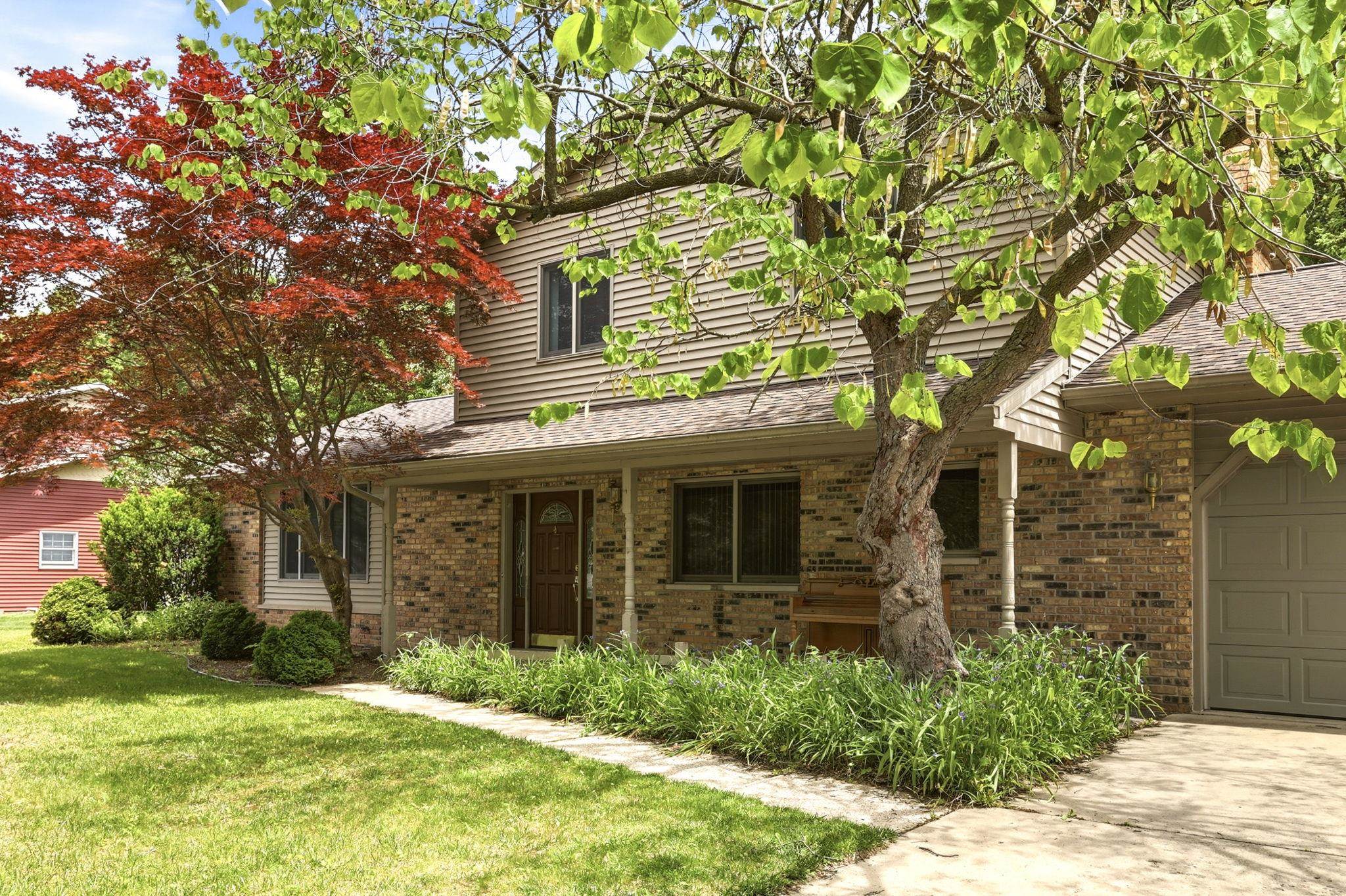 577 E Franconian Drive Property Photo 4