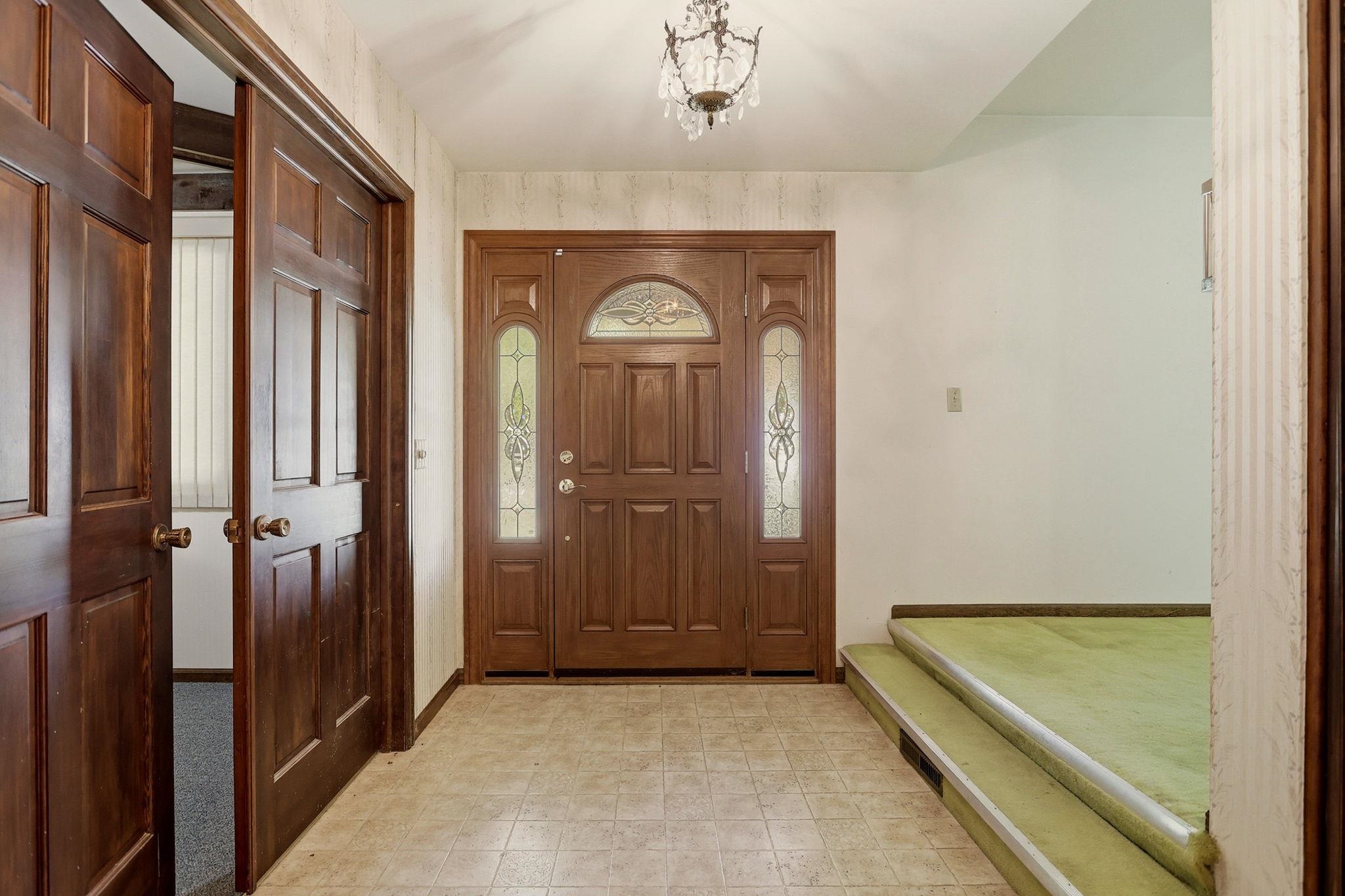 577 E Franconian Drive Property Photo 7