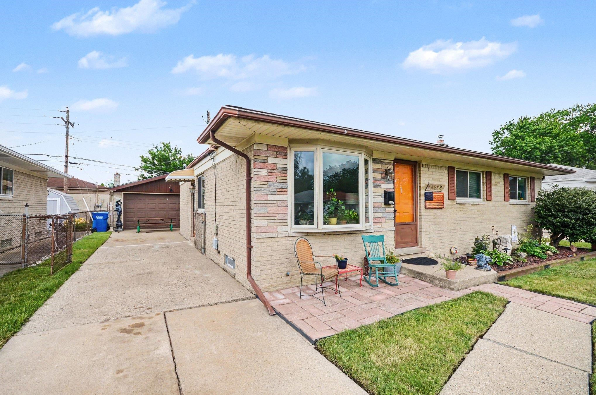 11822 Highland Drive Property Photo 2