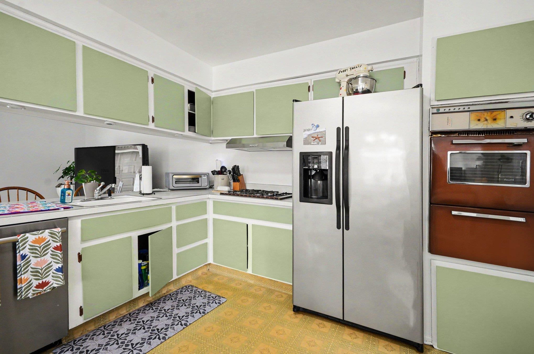 11822 Highland Drive Property Photo 6