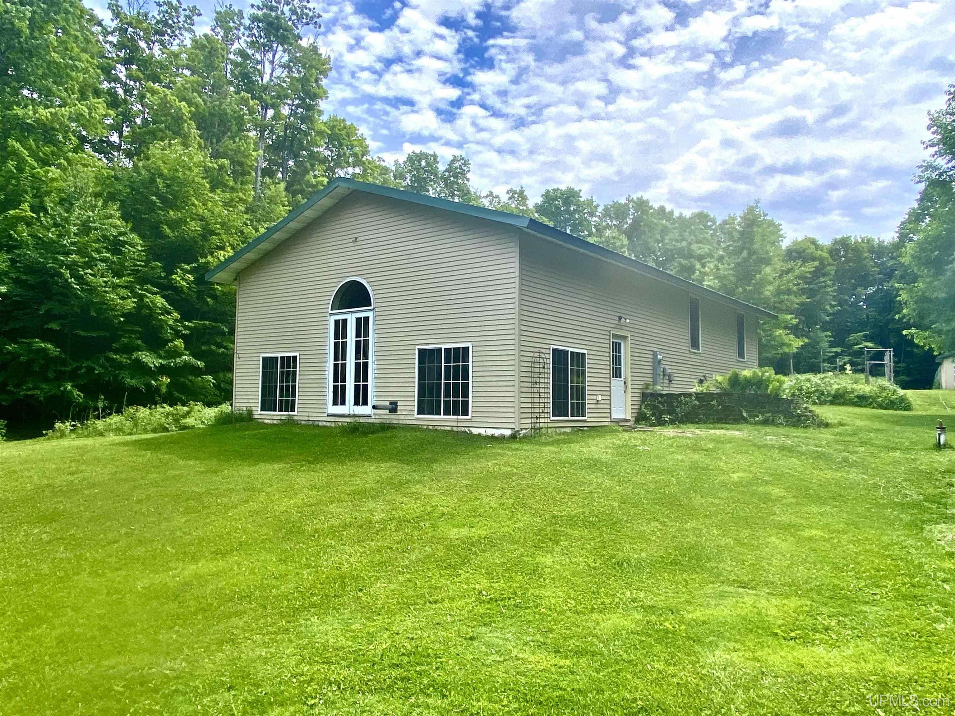 W17769 S Curtis Rd Road