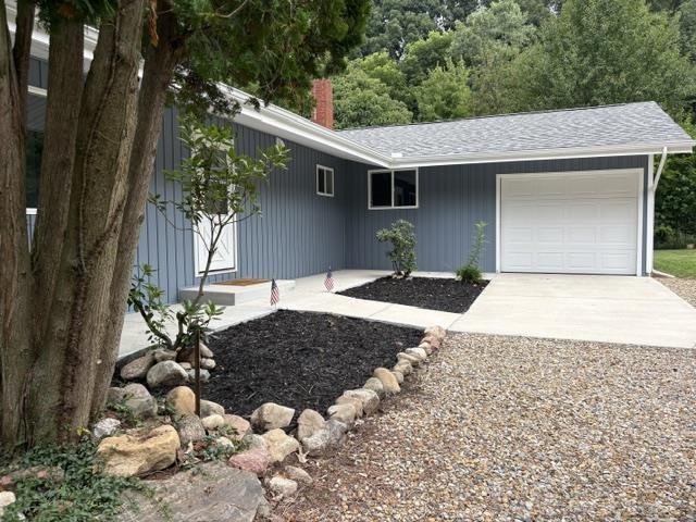 4639 17 Mile Road Property Photo 1