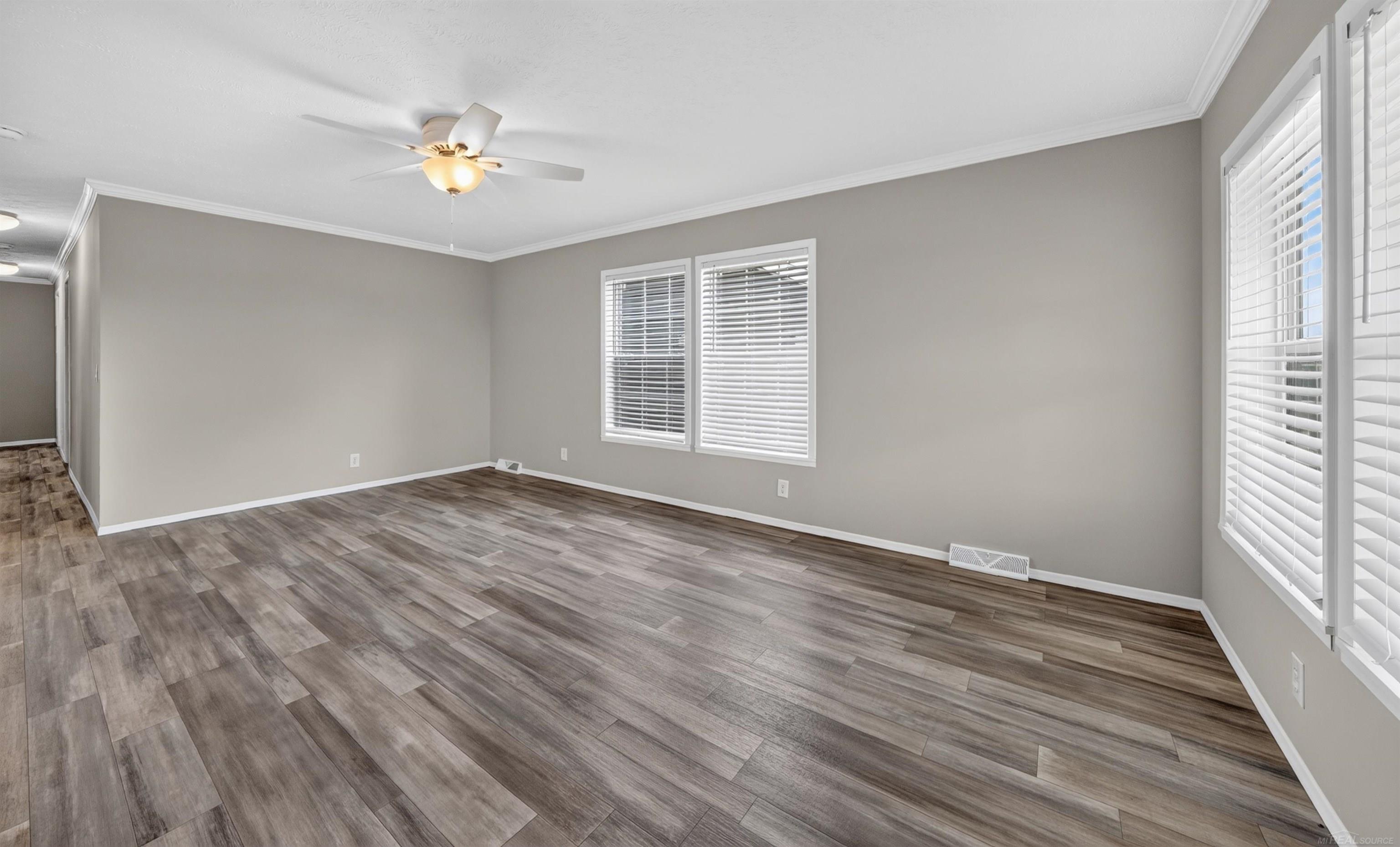 262 Riviera Drive Property Photo 4