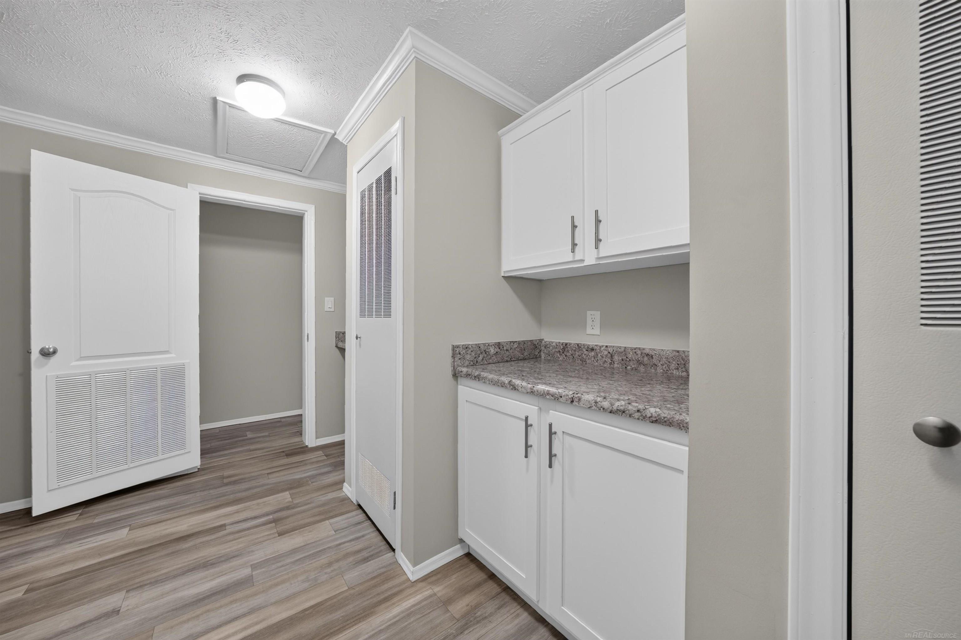 262 Riviera Drive Property Photo 8