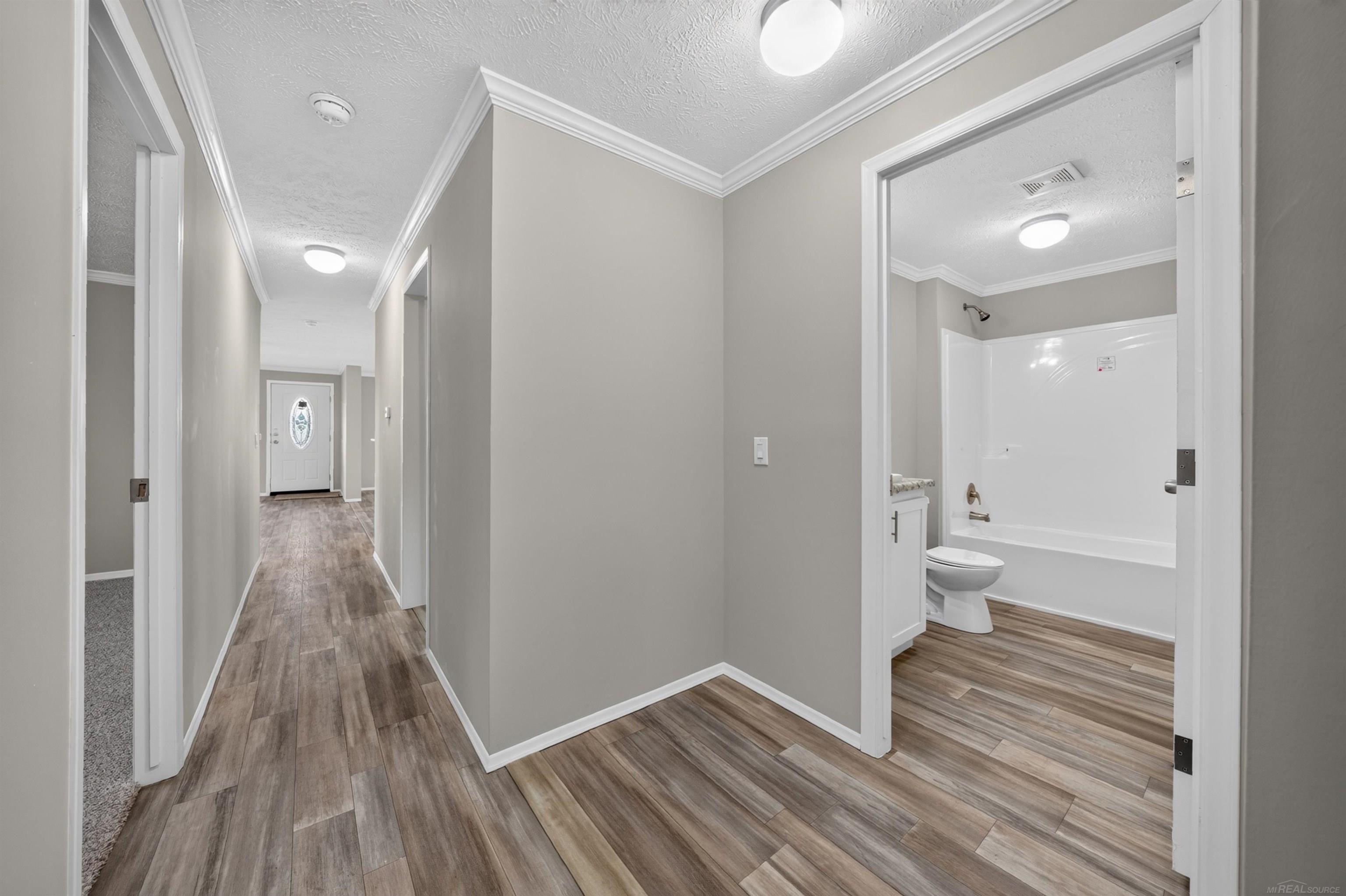 262 Riviera Drive Property Photo 11