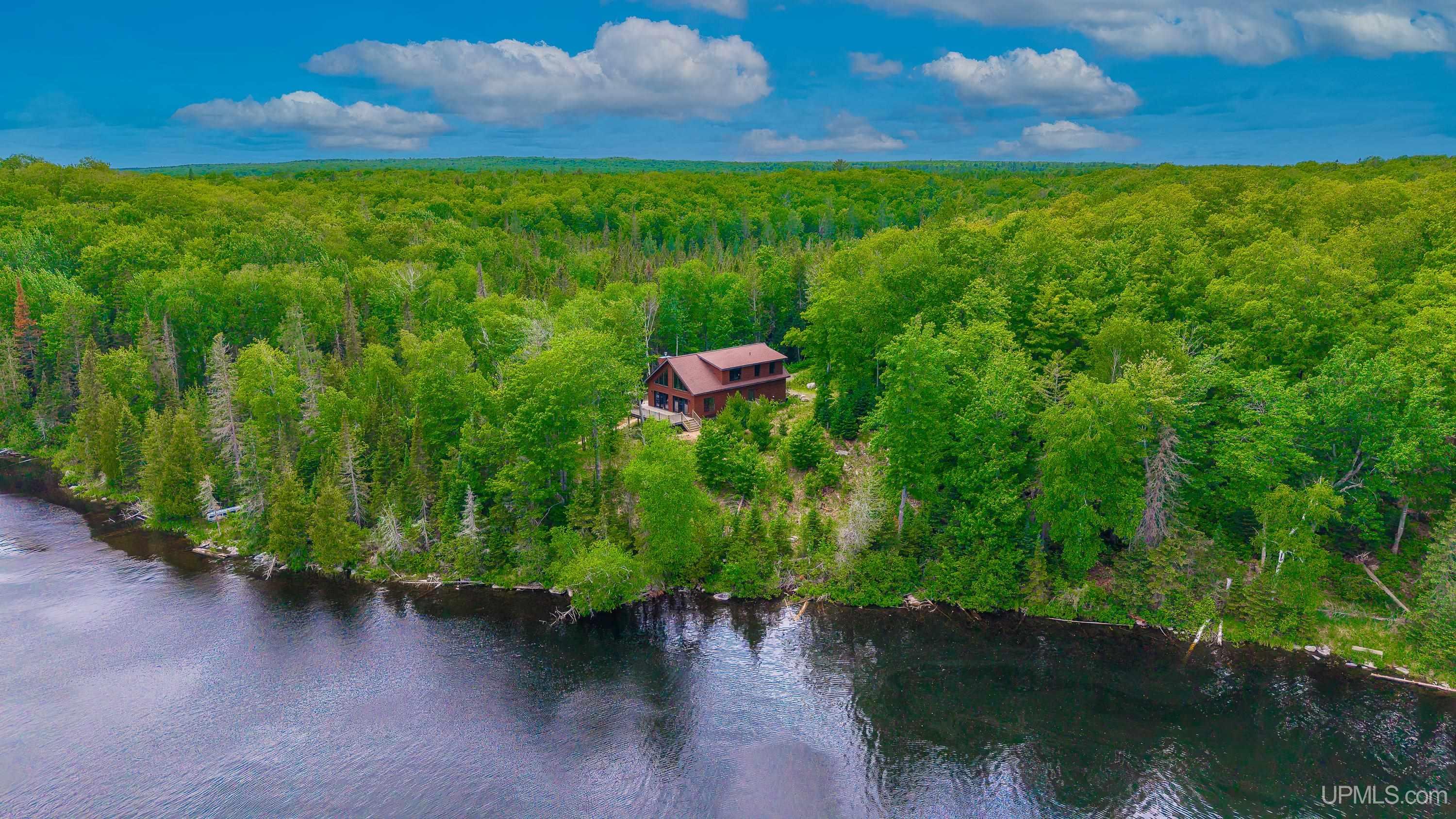 26597 N Fence Lake Road Property Photo 2