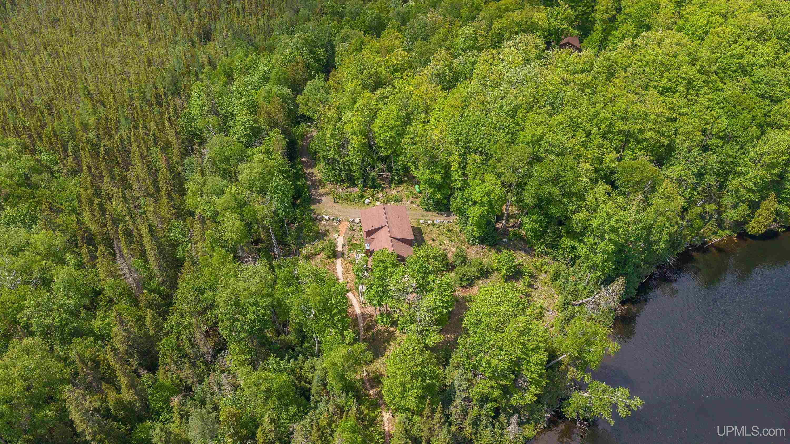 26597 N Fence Lake Road Property Photo 9