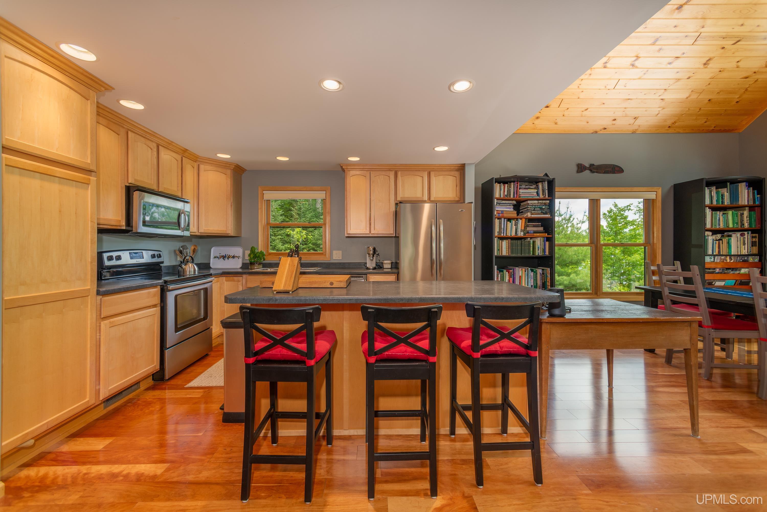 26597 N Fence Lake Road Property Photo 22