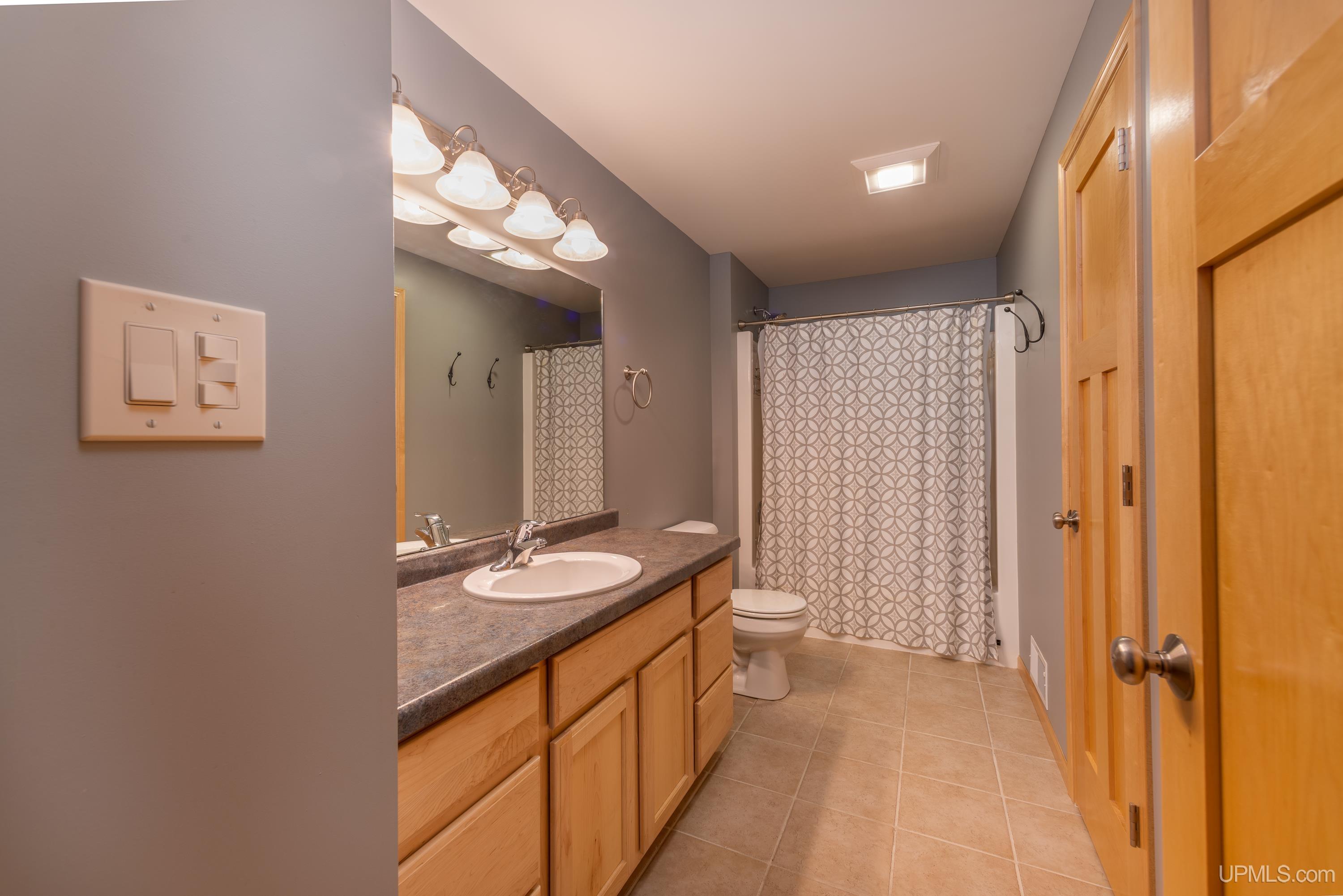 26597 N Fence Lake Road Property Photo 45