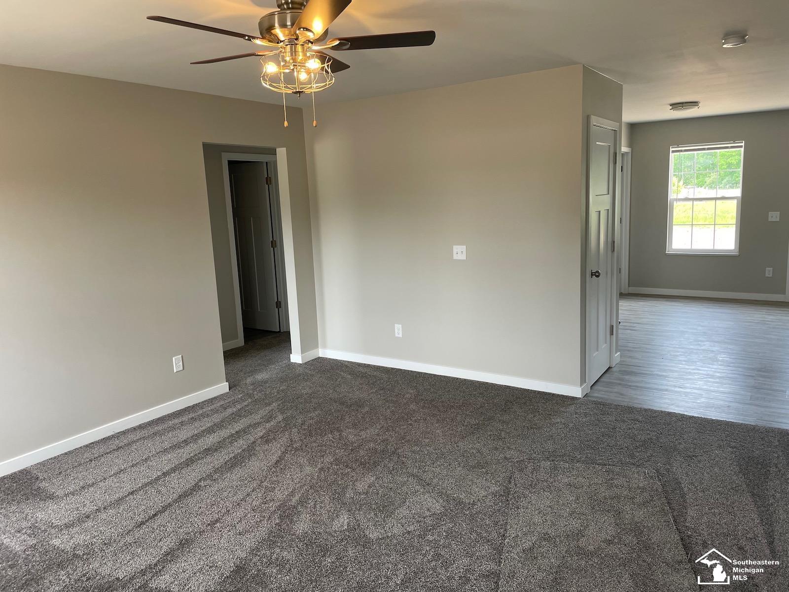 13303 S Custer Road Property Photo 4