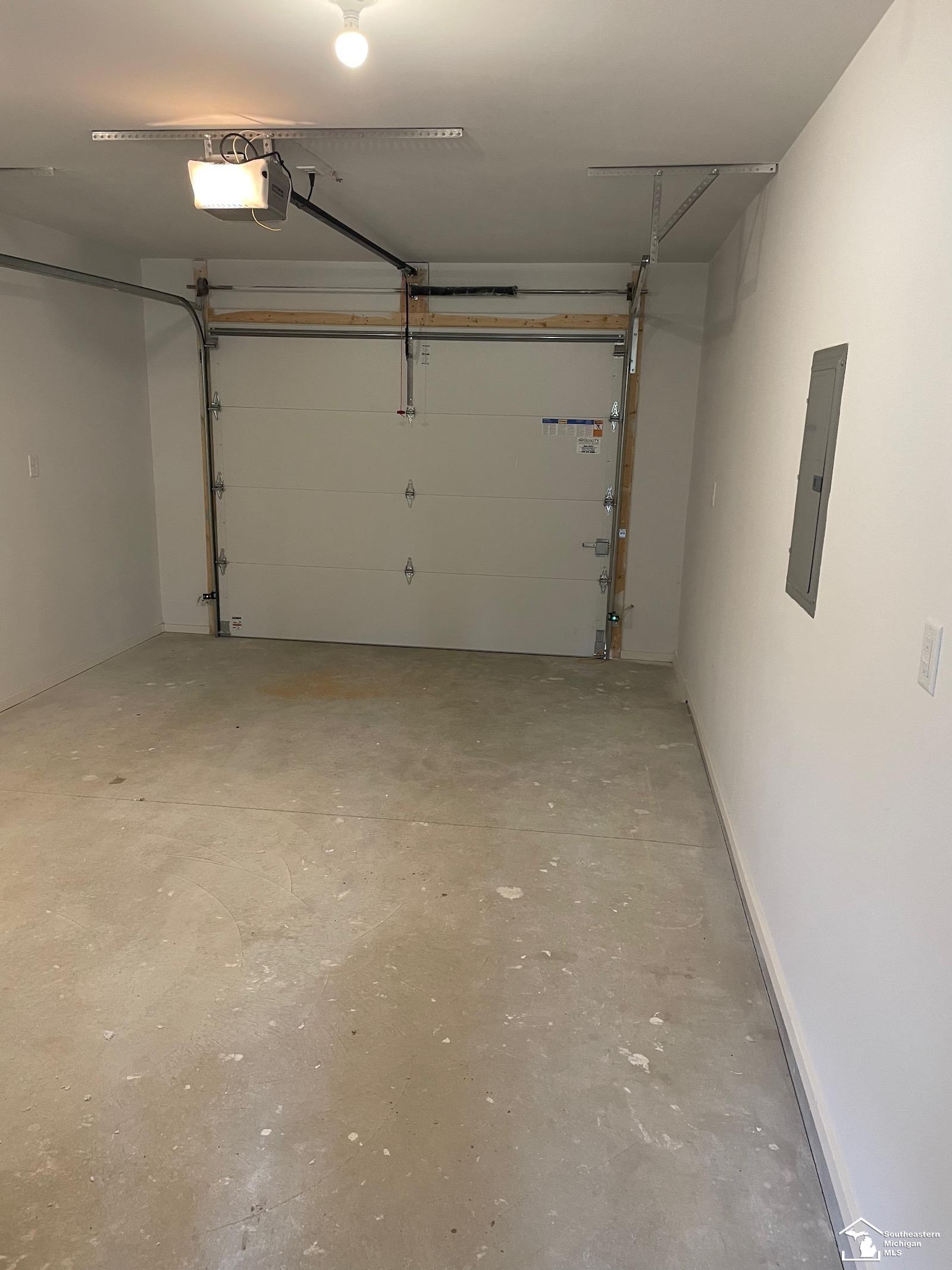13303 S Custer Road Property Photo 6