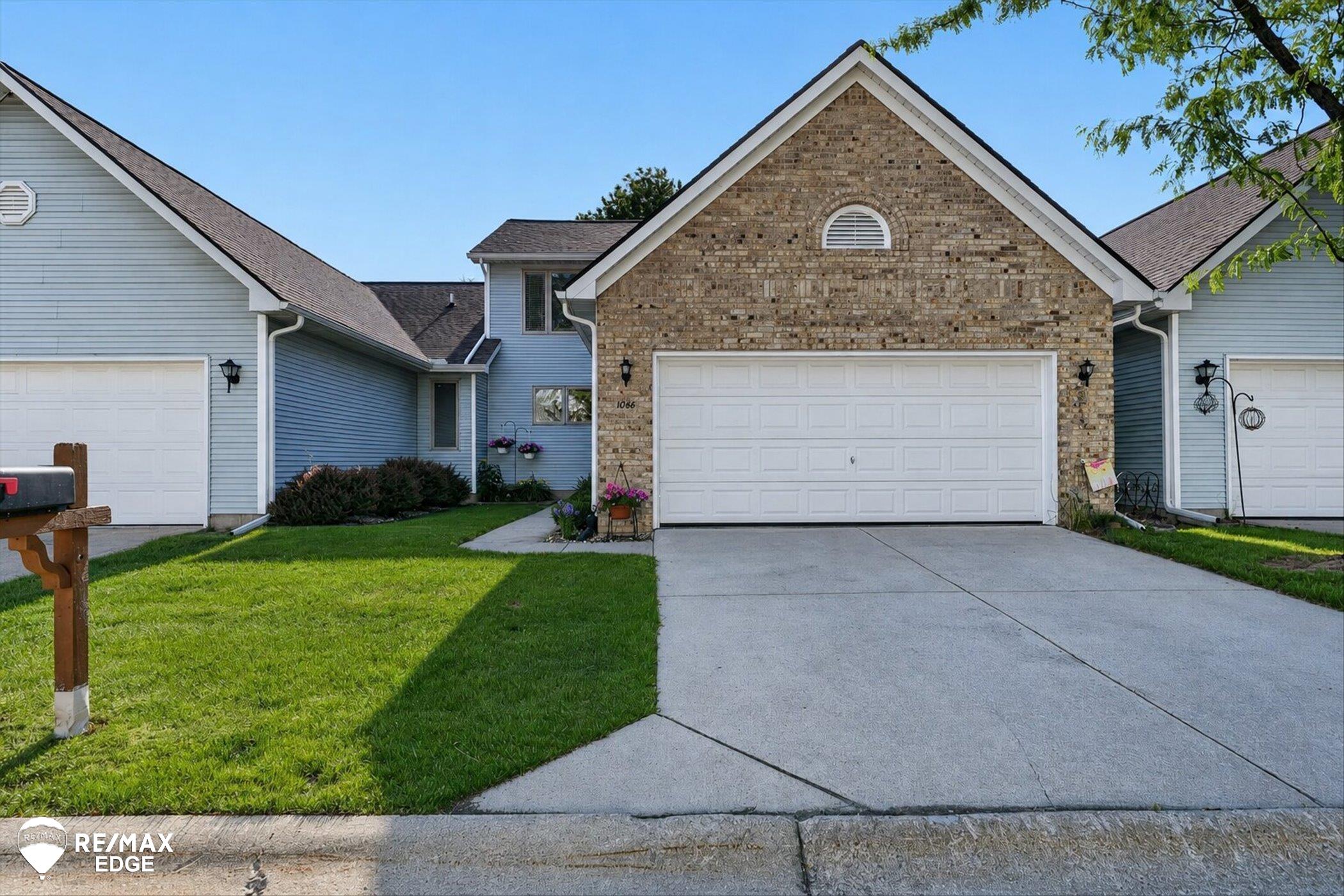 1060 Julie Drive Property Photo 1