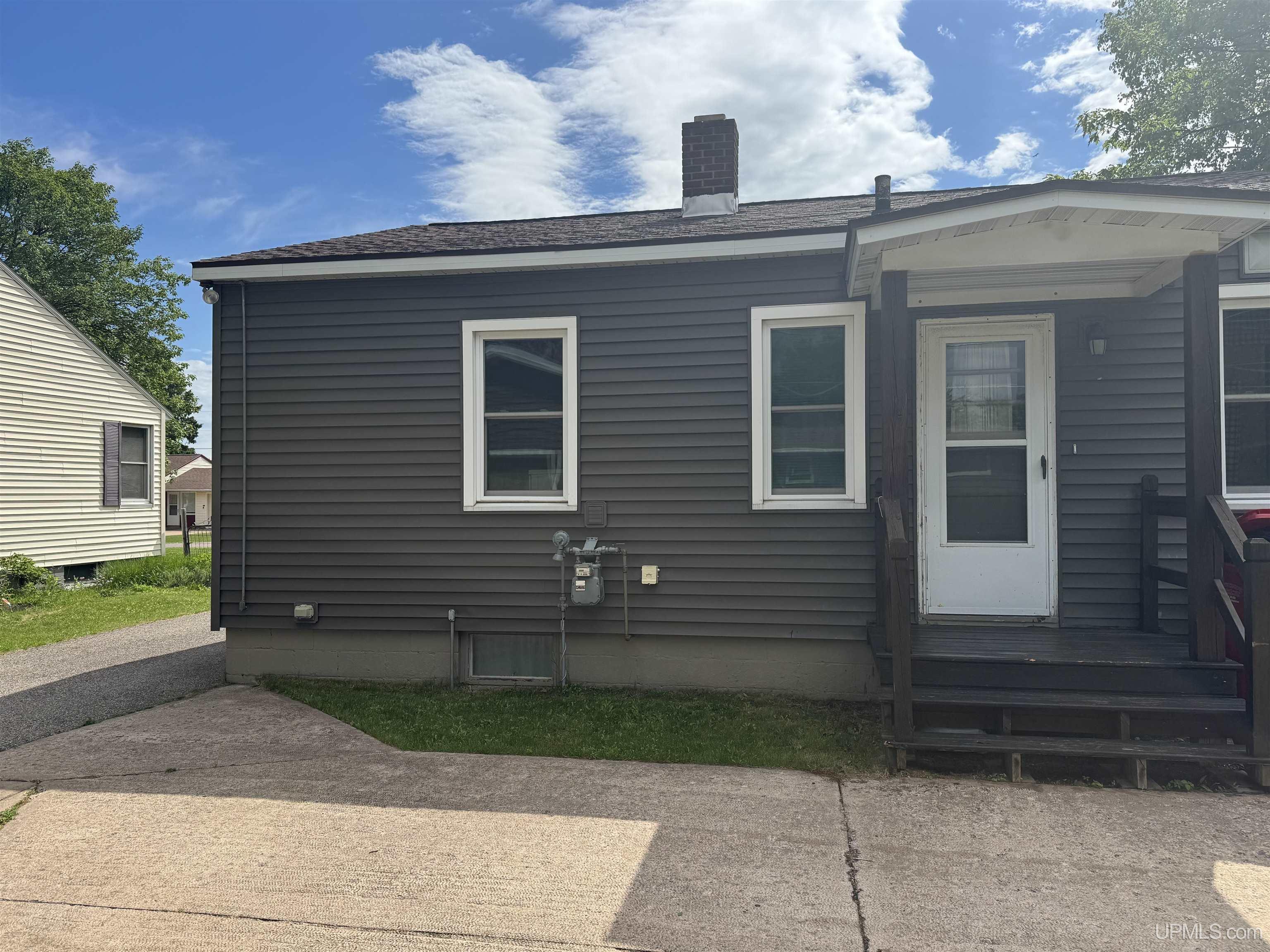 125 N Daisy Street Property Photo 3