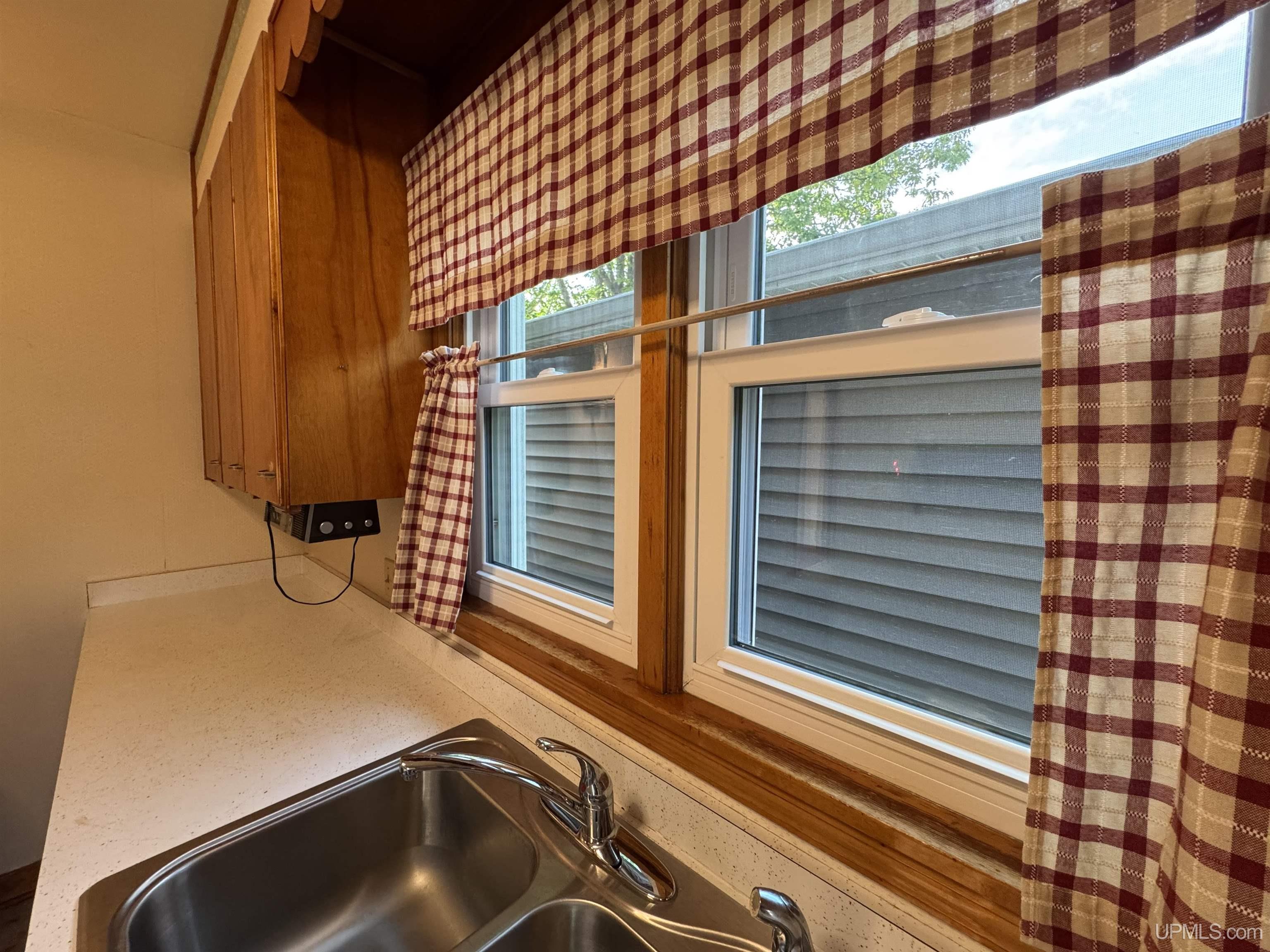 125 N Daisy Street Property Photo 6