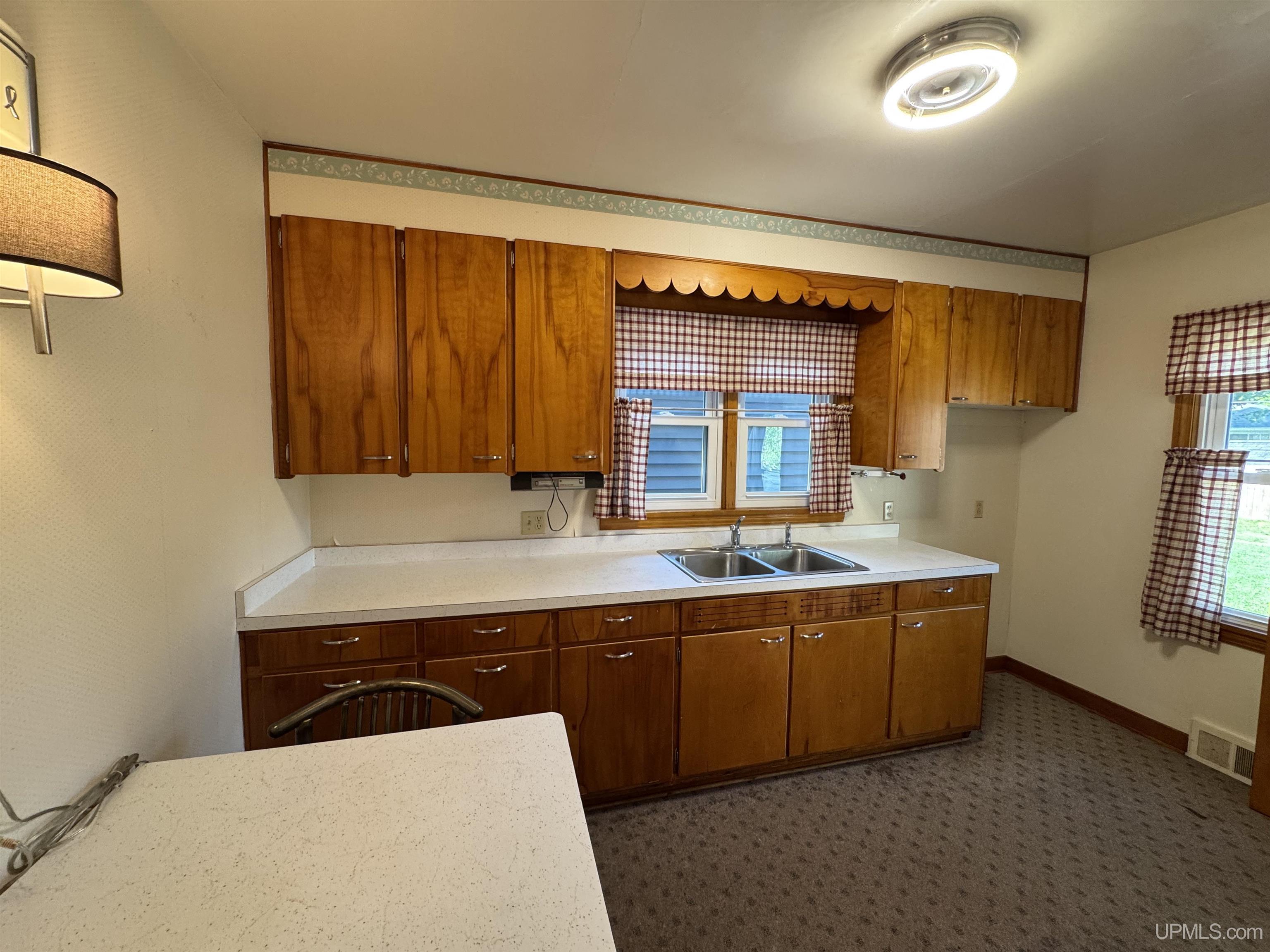 125 N Daisy Street Property Photo 7