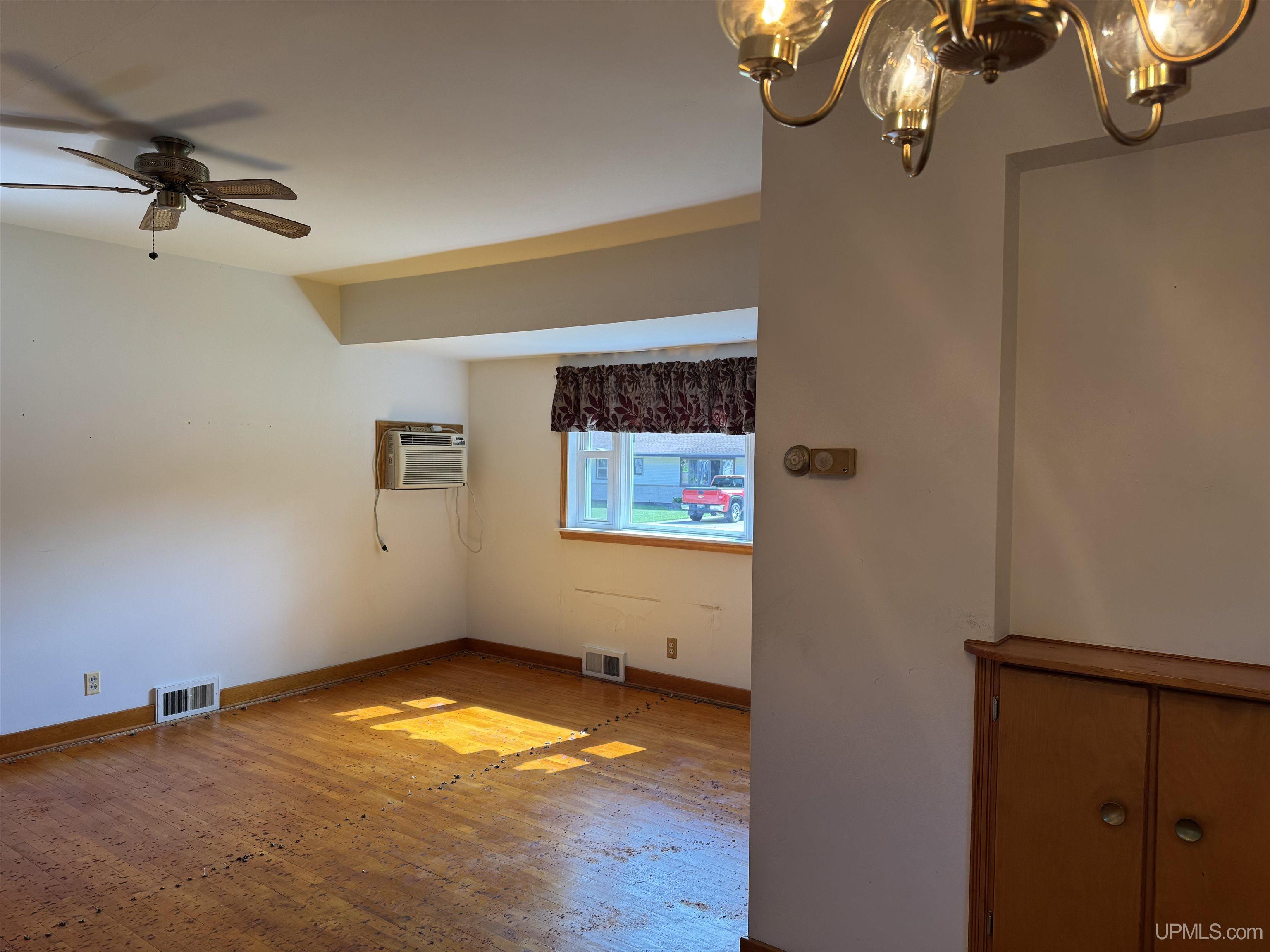125 N Daisy Street Property Photo 13
