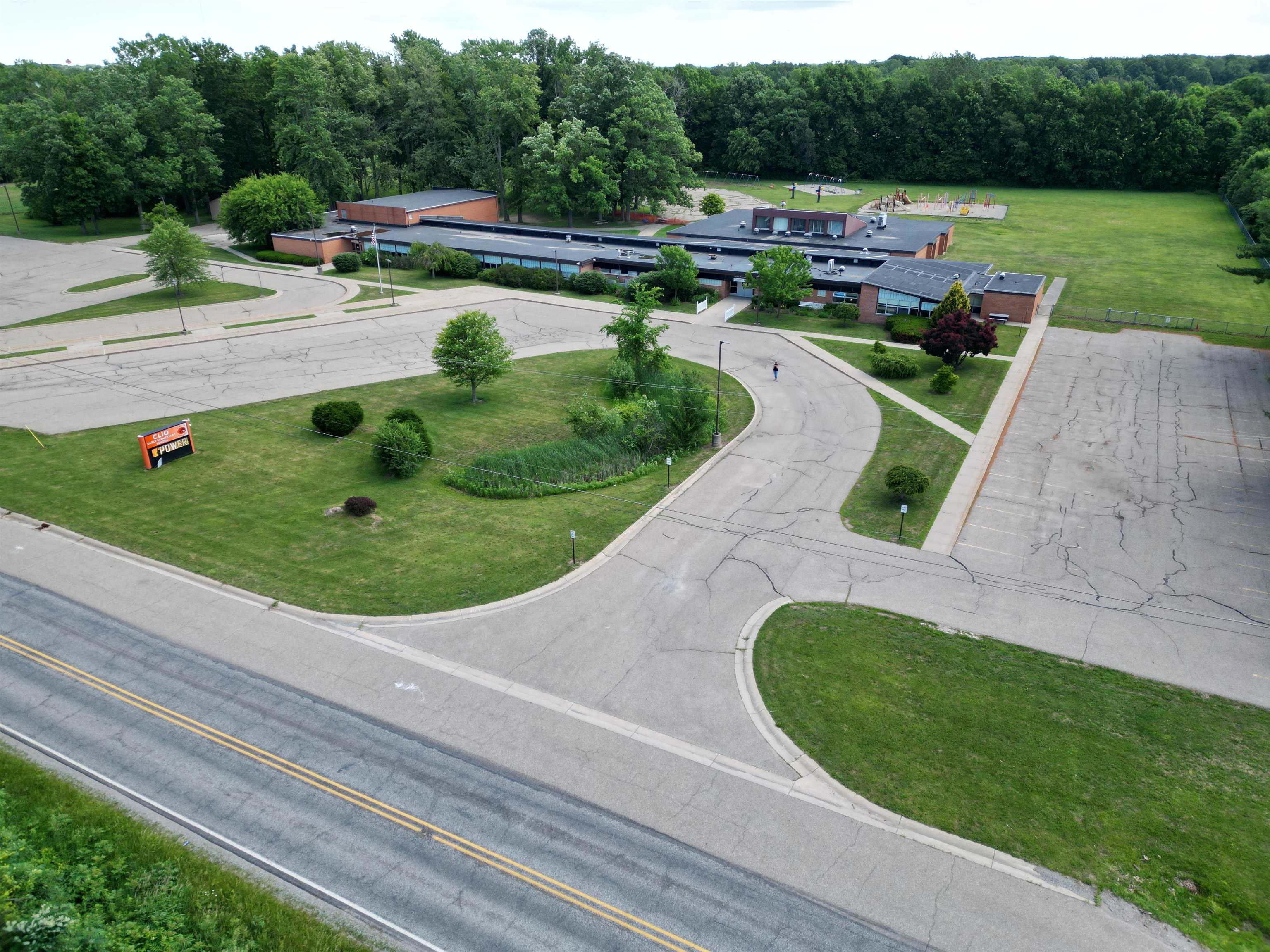 11218 N Linden Road Property Photo 11
