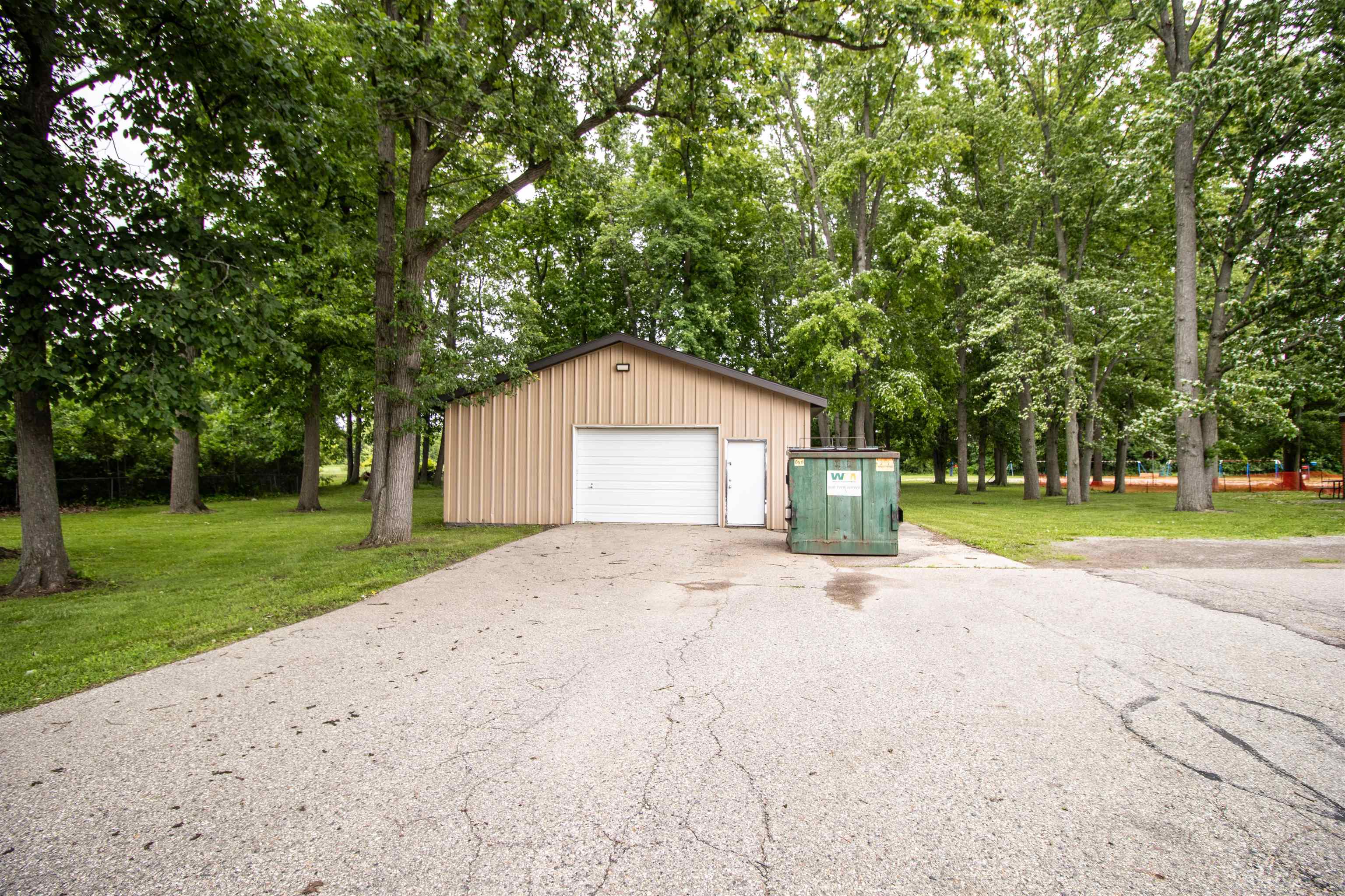 11218 N Linden Road Property Photo 52