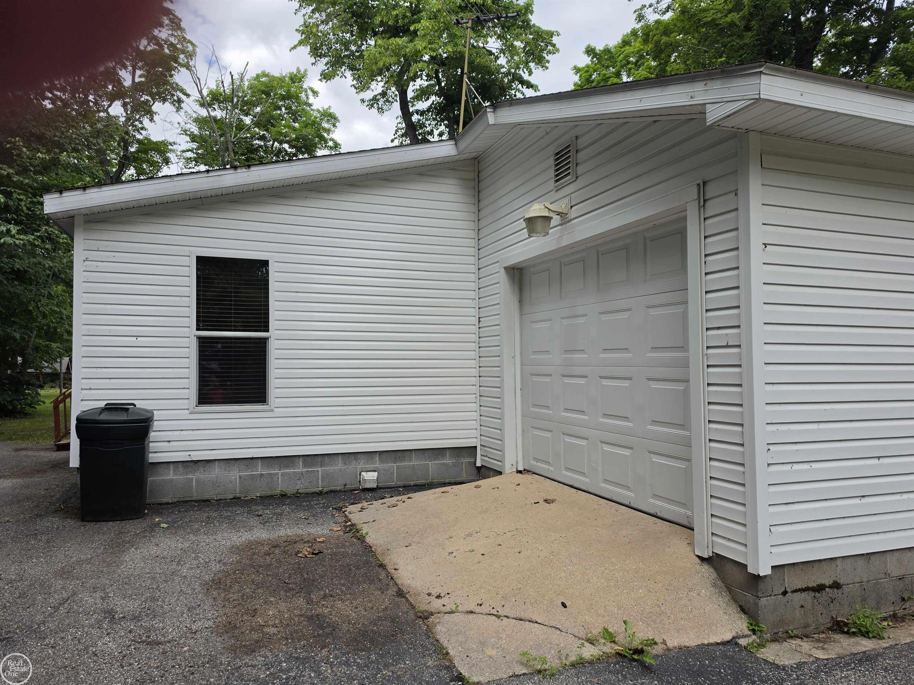 10231 Linden Avenue Property Photo 2