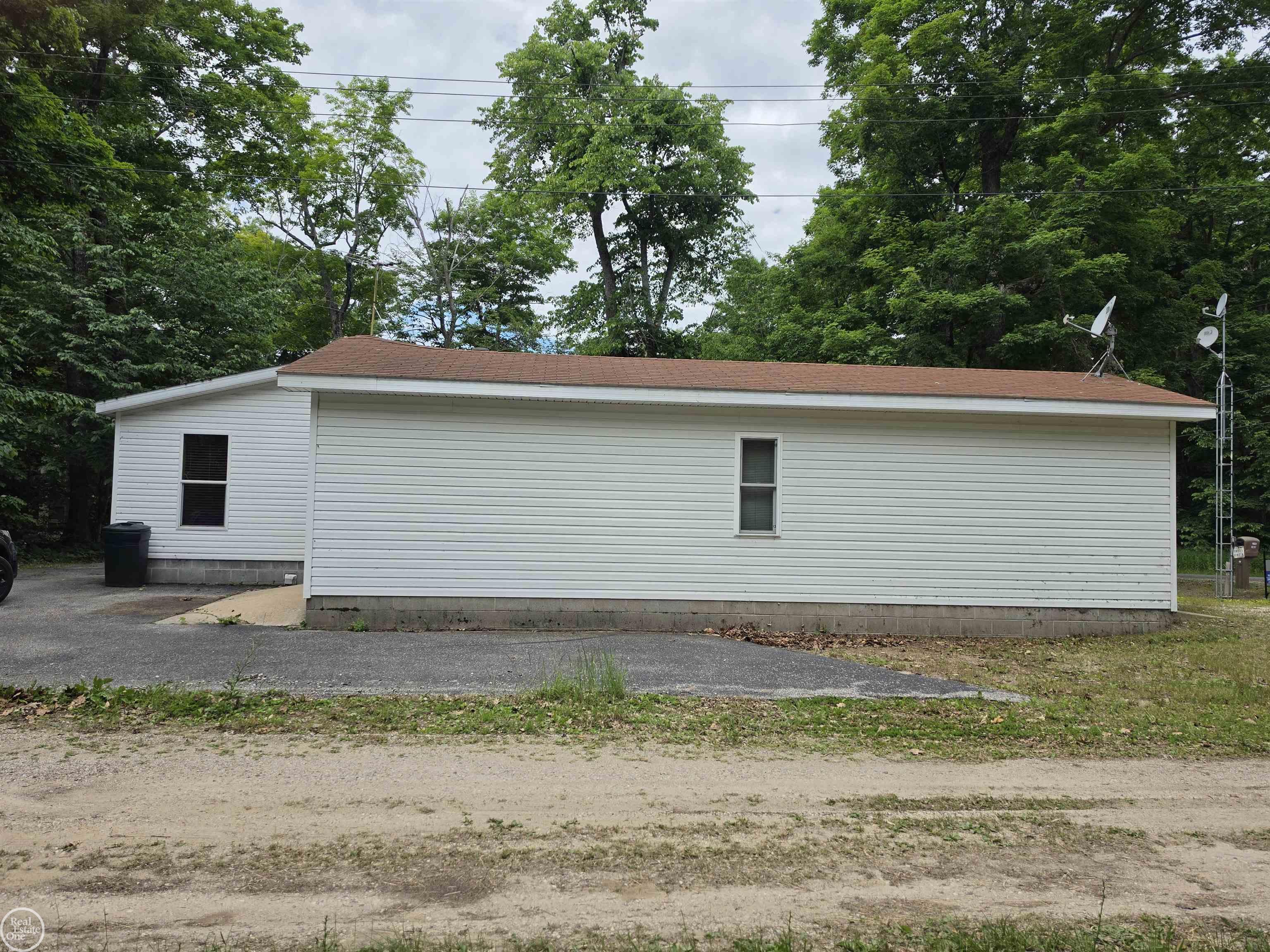 10231 Linden Avenue Property Photo 3
