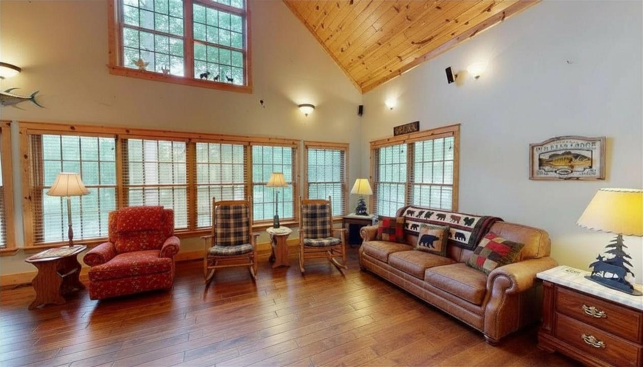 4867 E Shore Drive Property Photo 6