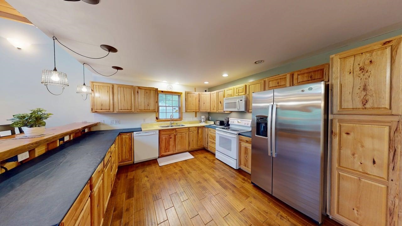 4867 E Shore Drive Property Photo 13
