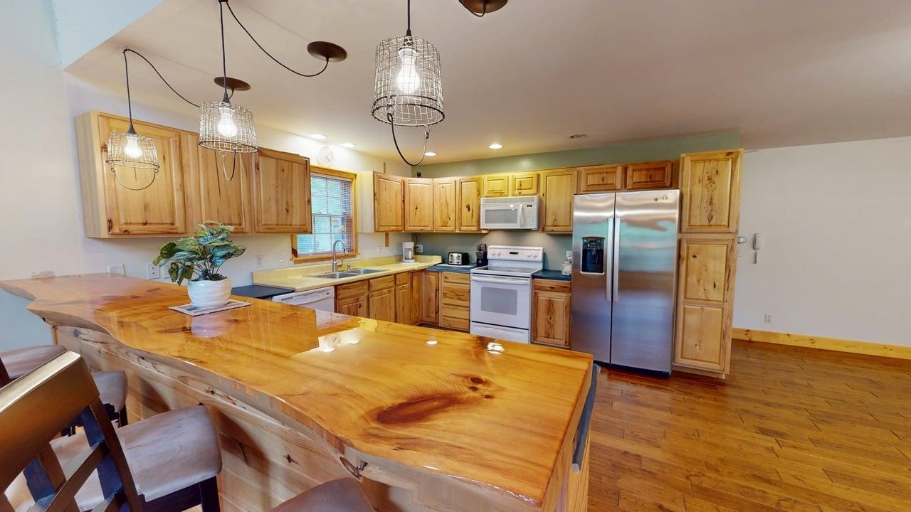 4867 E Shore Drive Property Photo 17