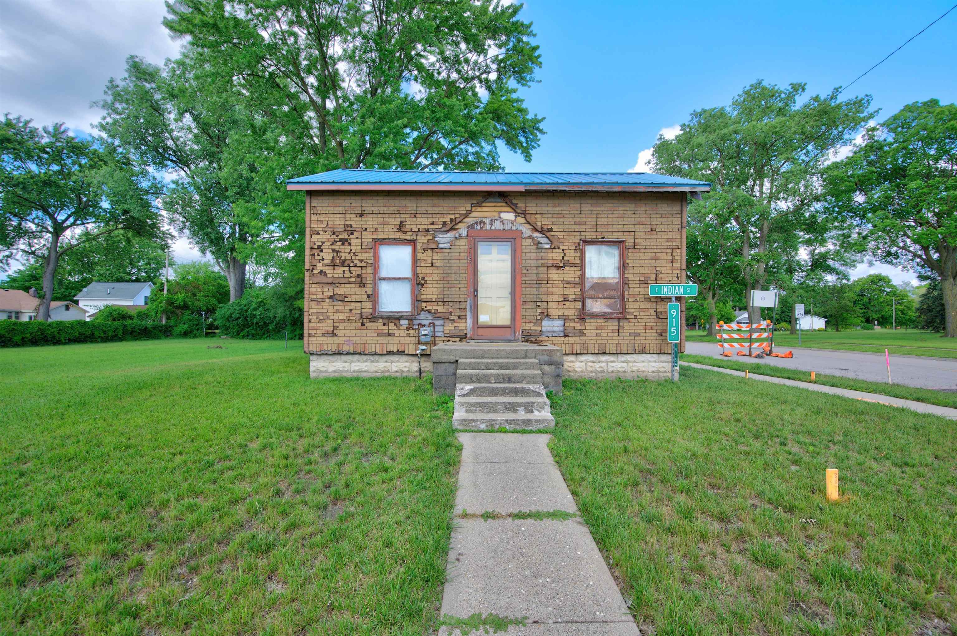 915 E Indian Street Property Photo 1