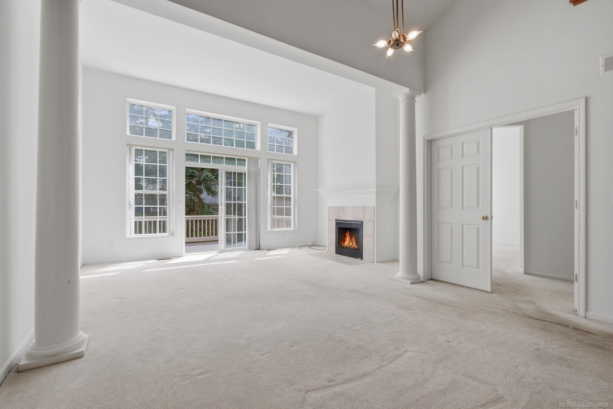 4048 Summerfield Drive Property Photo 4