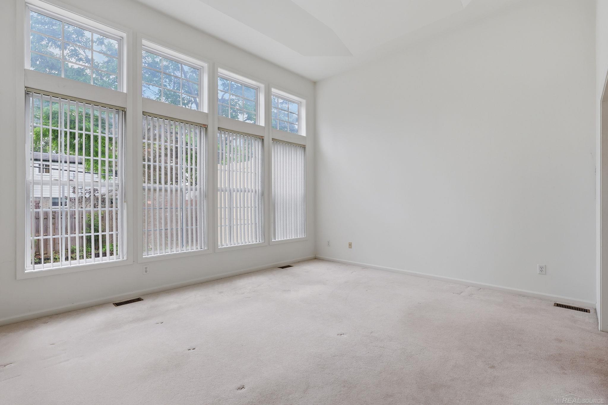 4048 Summerfield Drive Property Photo 6