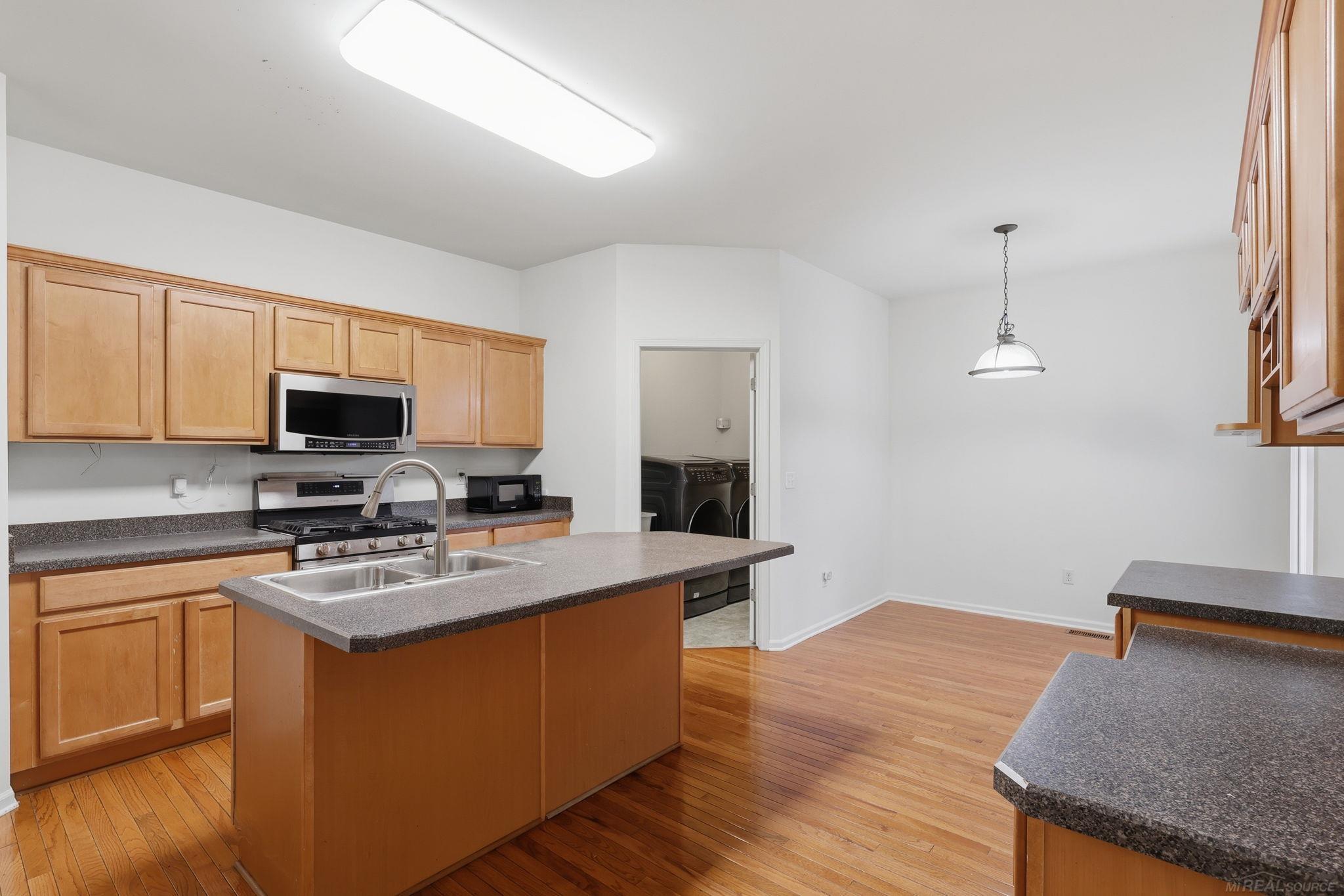 4048 Summerfield Drive Property Photo 8