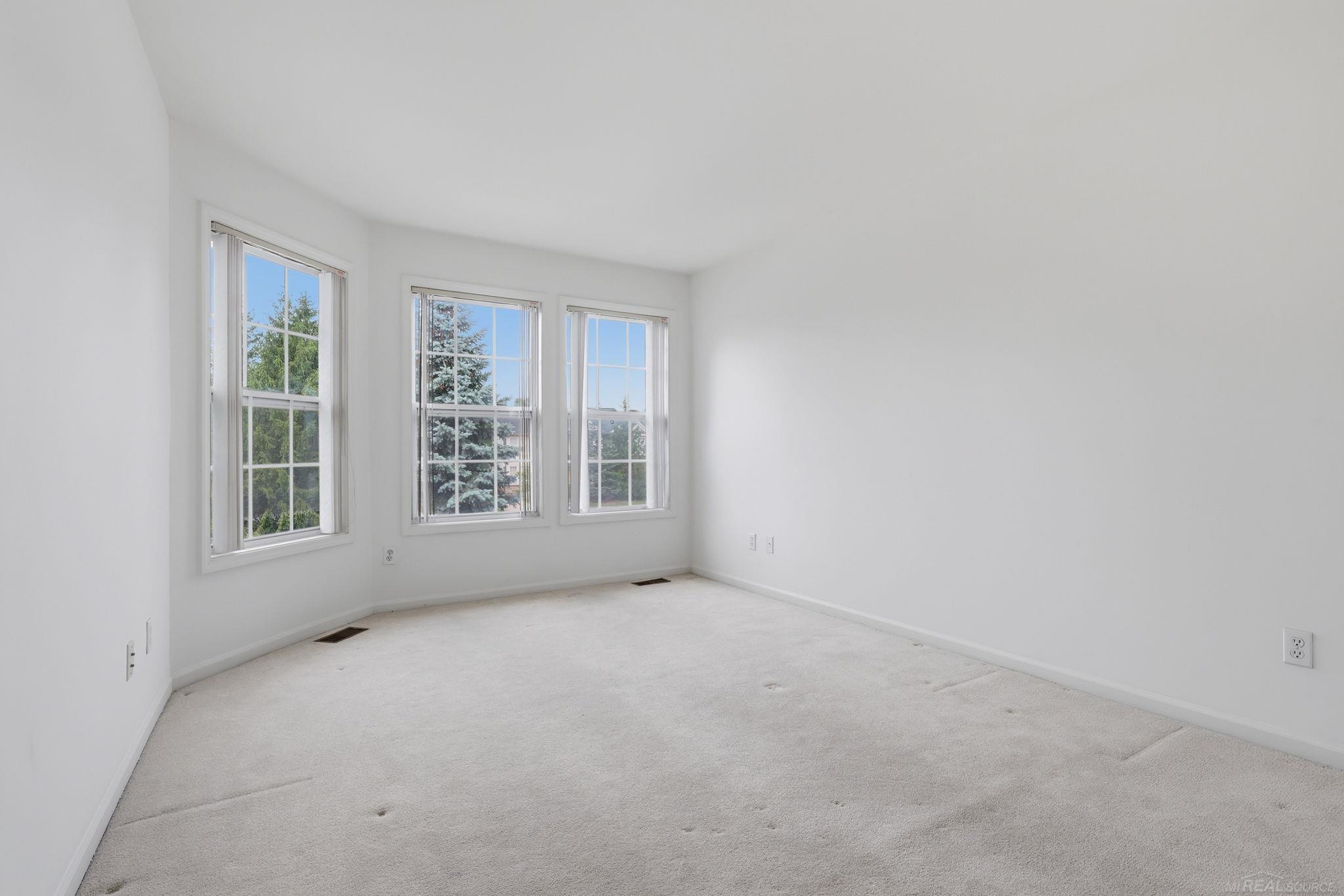 4048 Summerfield Drive Property Photo 15