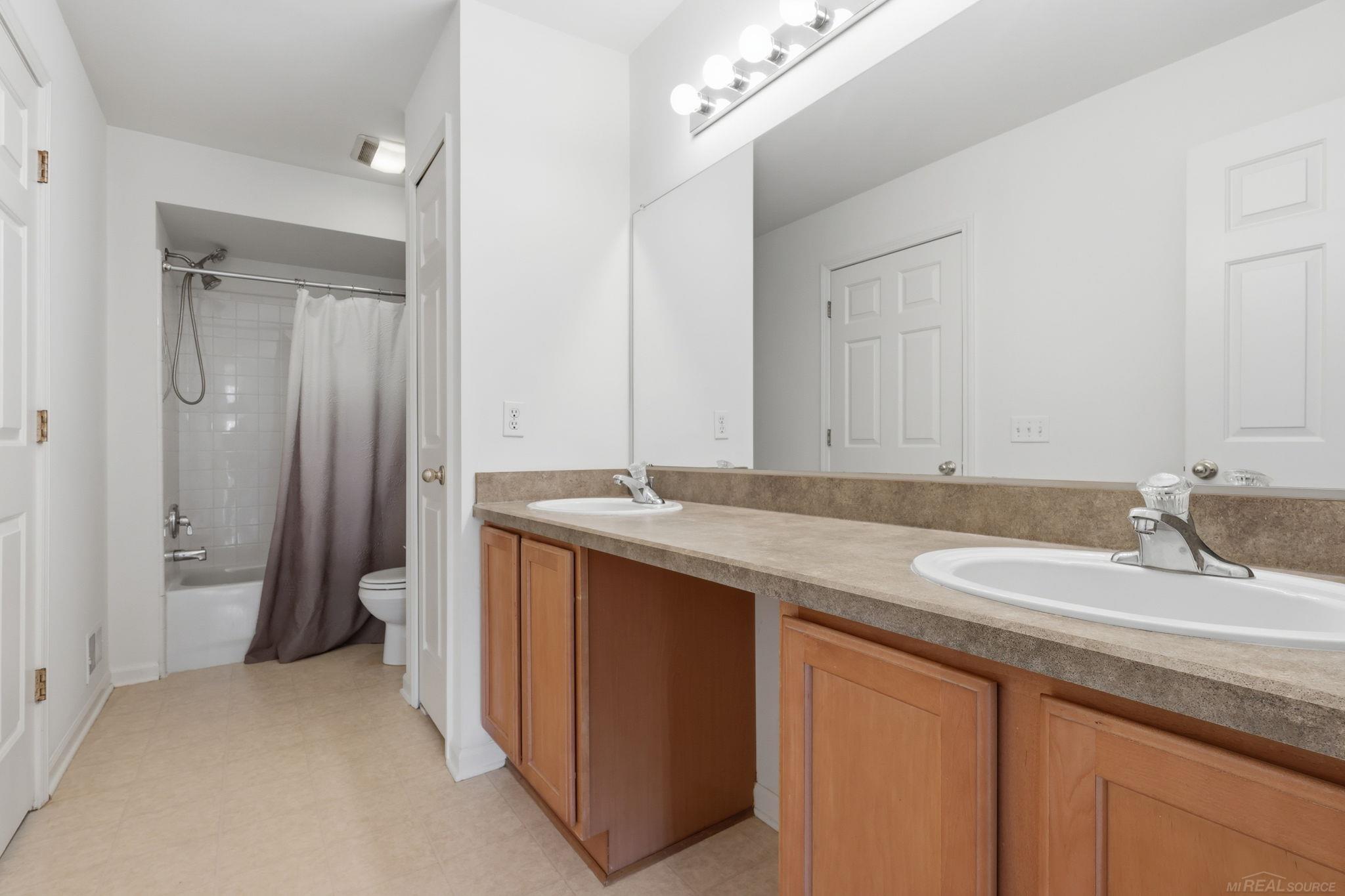 4048 Summerfield Drive Property Photo 18