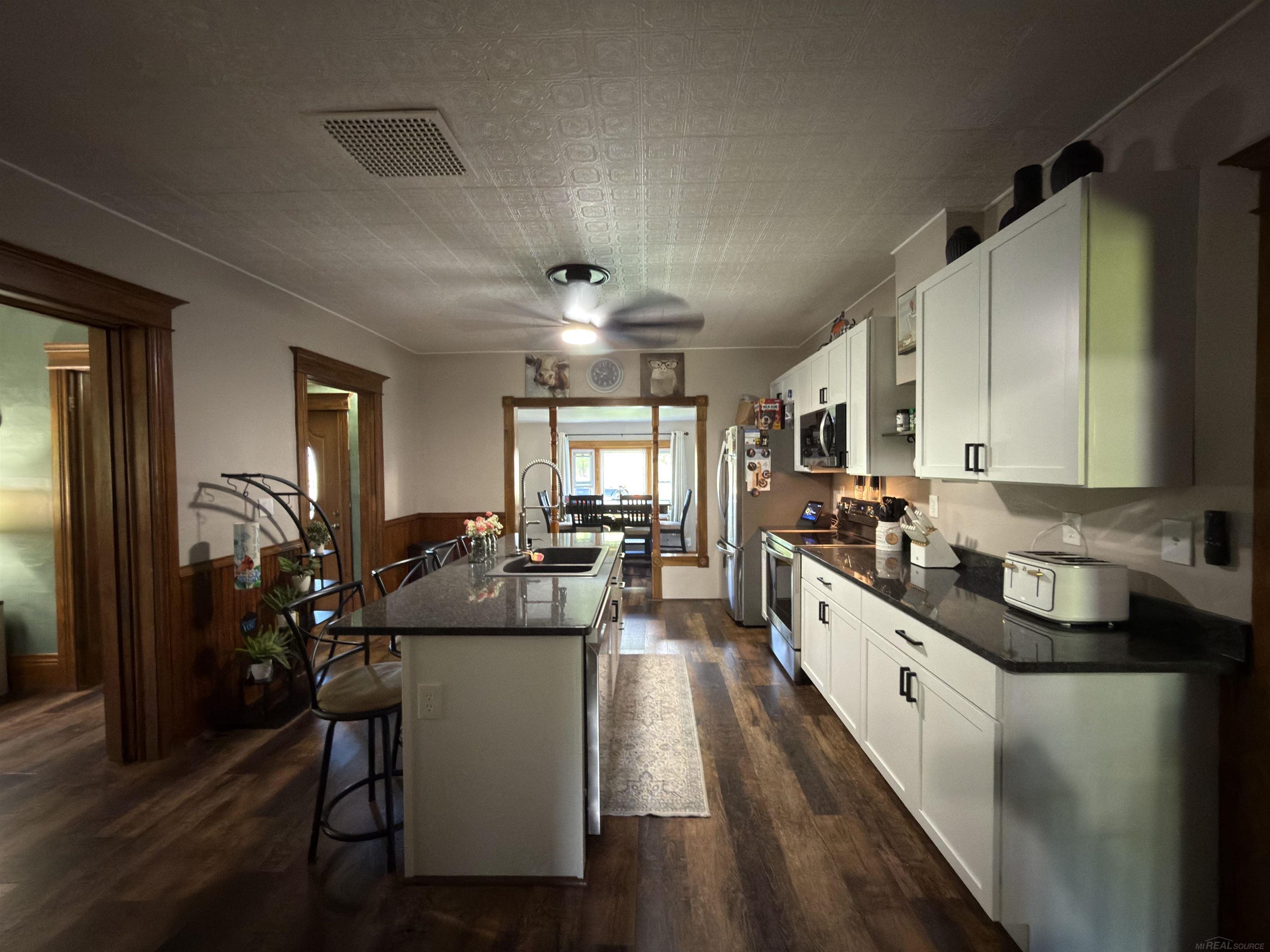 1451 N Loree Road Property Photo 3