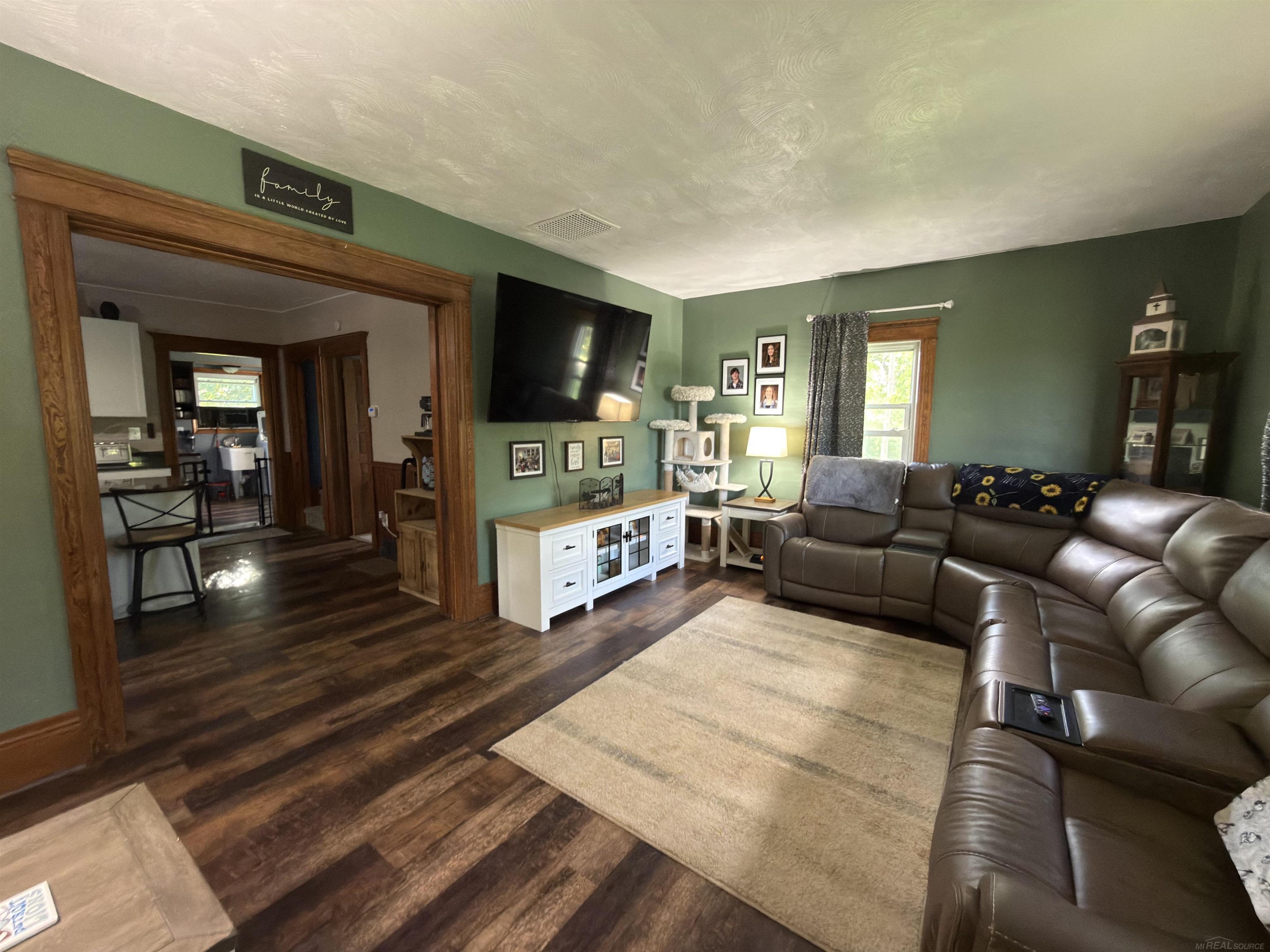 1451 N Loree Road Property Photo 7