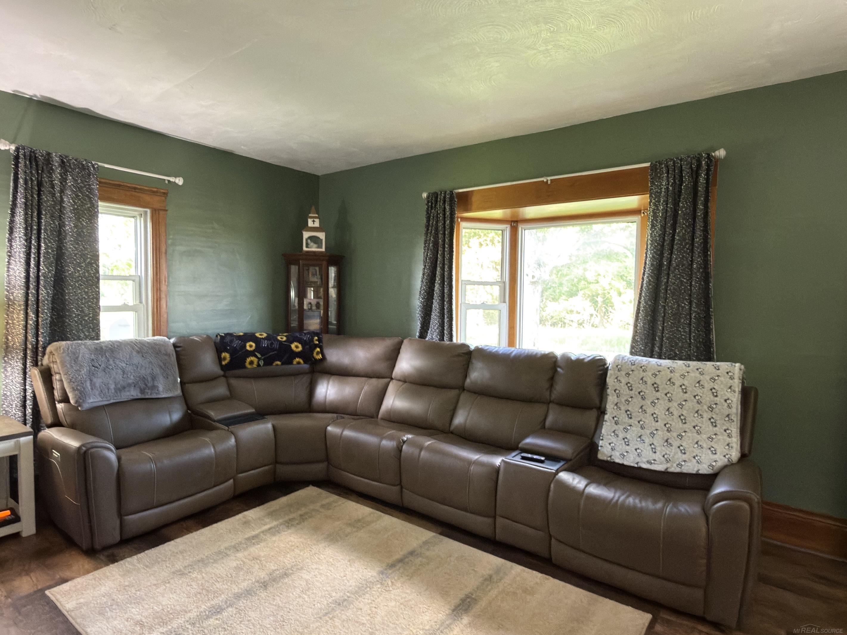 1451 N Loree Road Property Photo 9