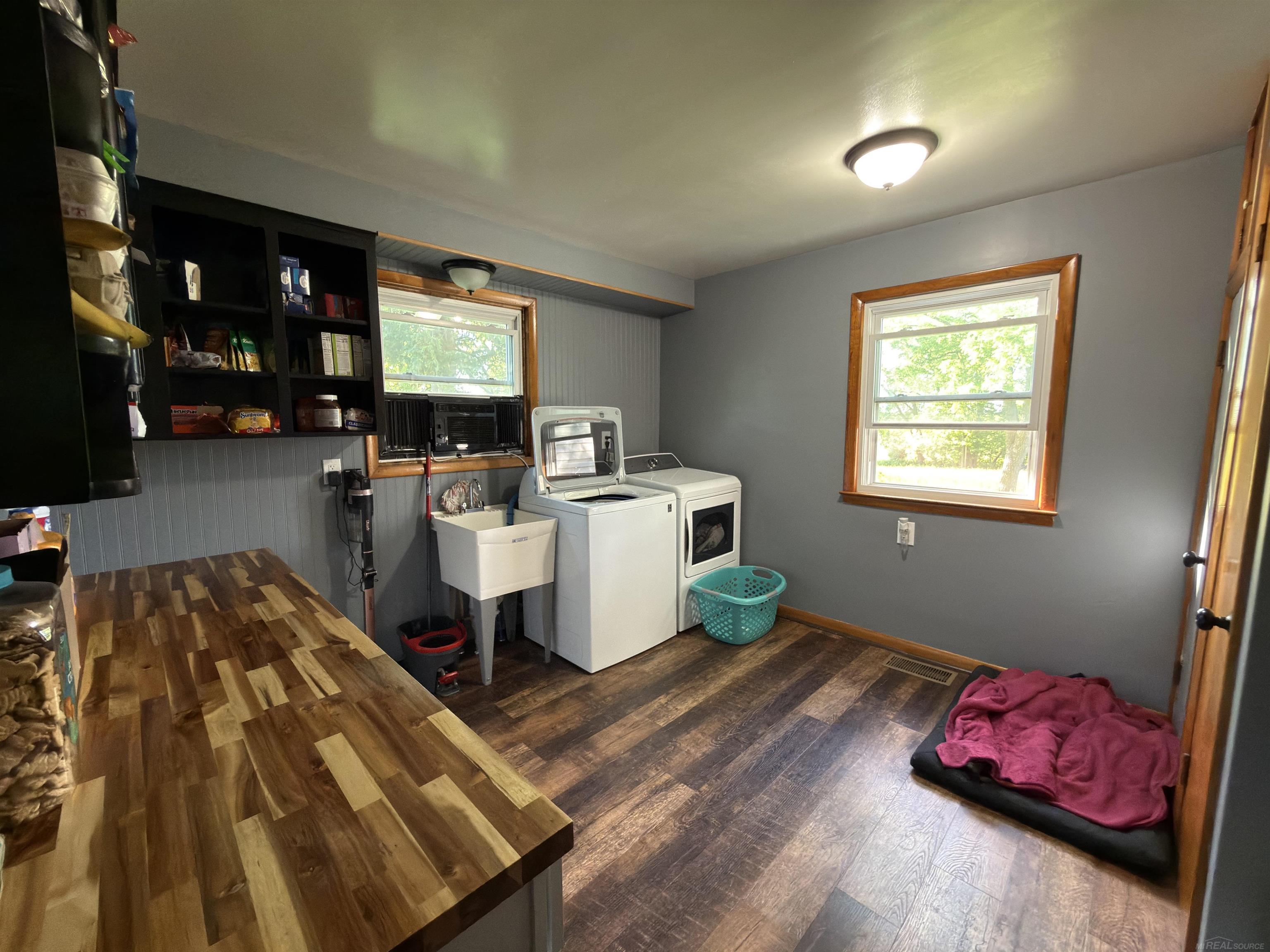 1451 N Loree Road Property Photo 10