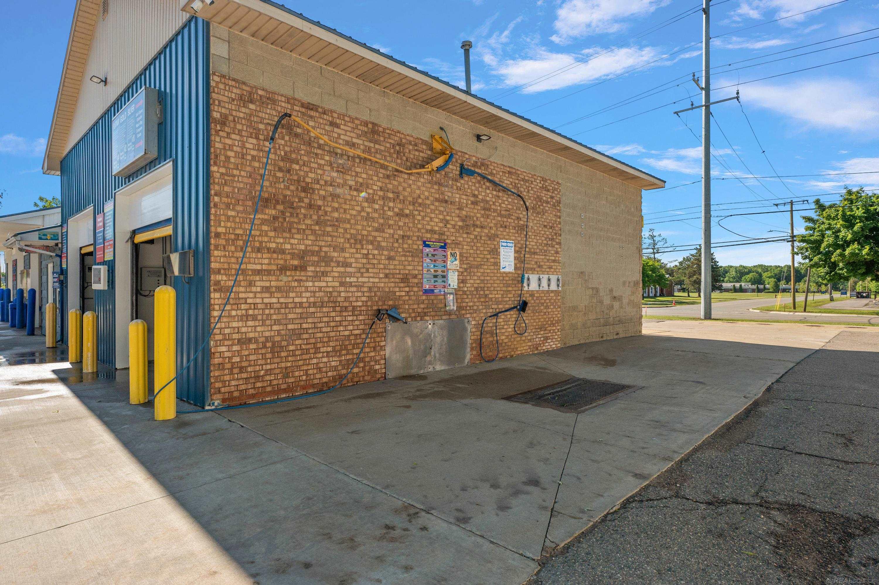 35141 Division Road Property Photo 3