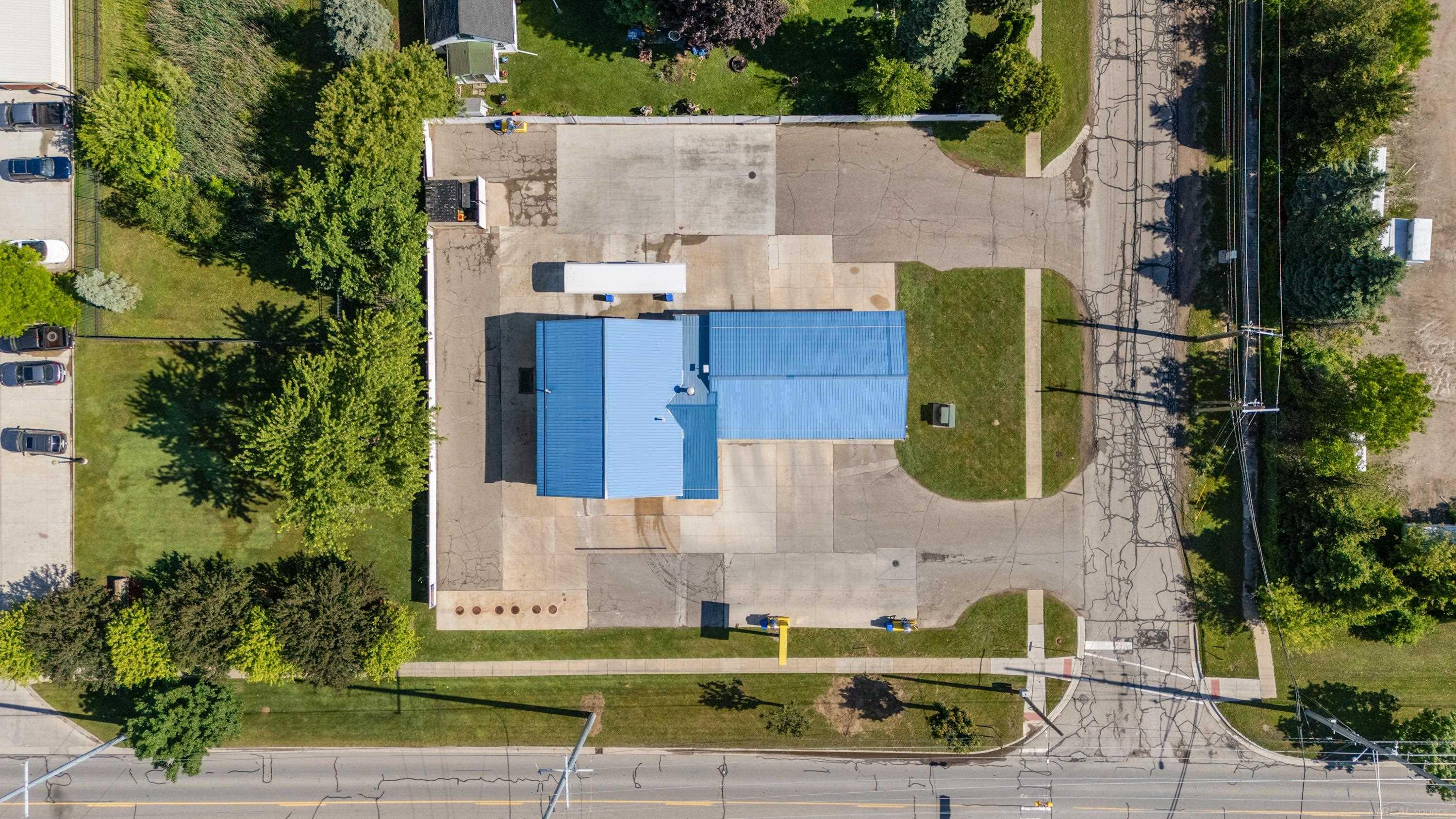 35141 Division Road Property Photo 8