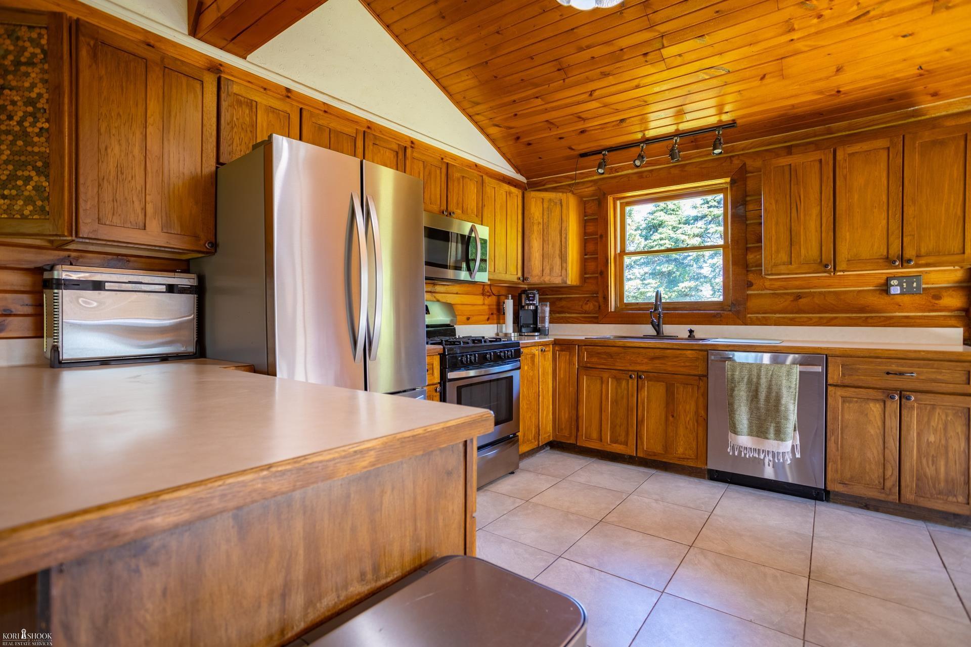 7366 Simpson Road Property Photo 3