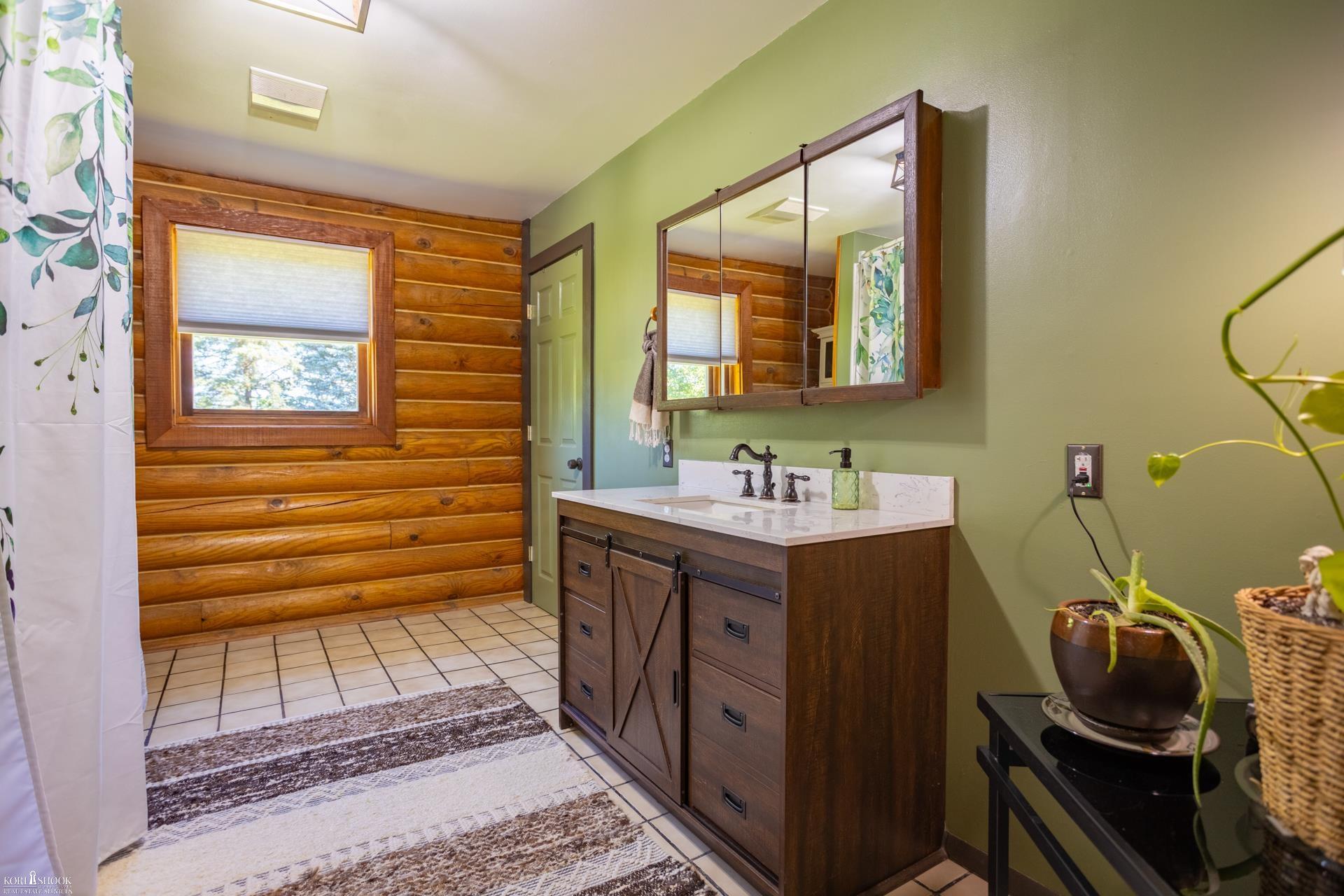 7366 Simpson Road Property Photo 16
