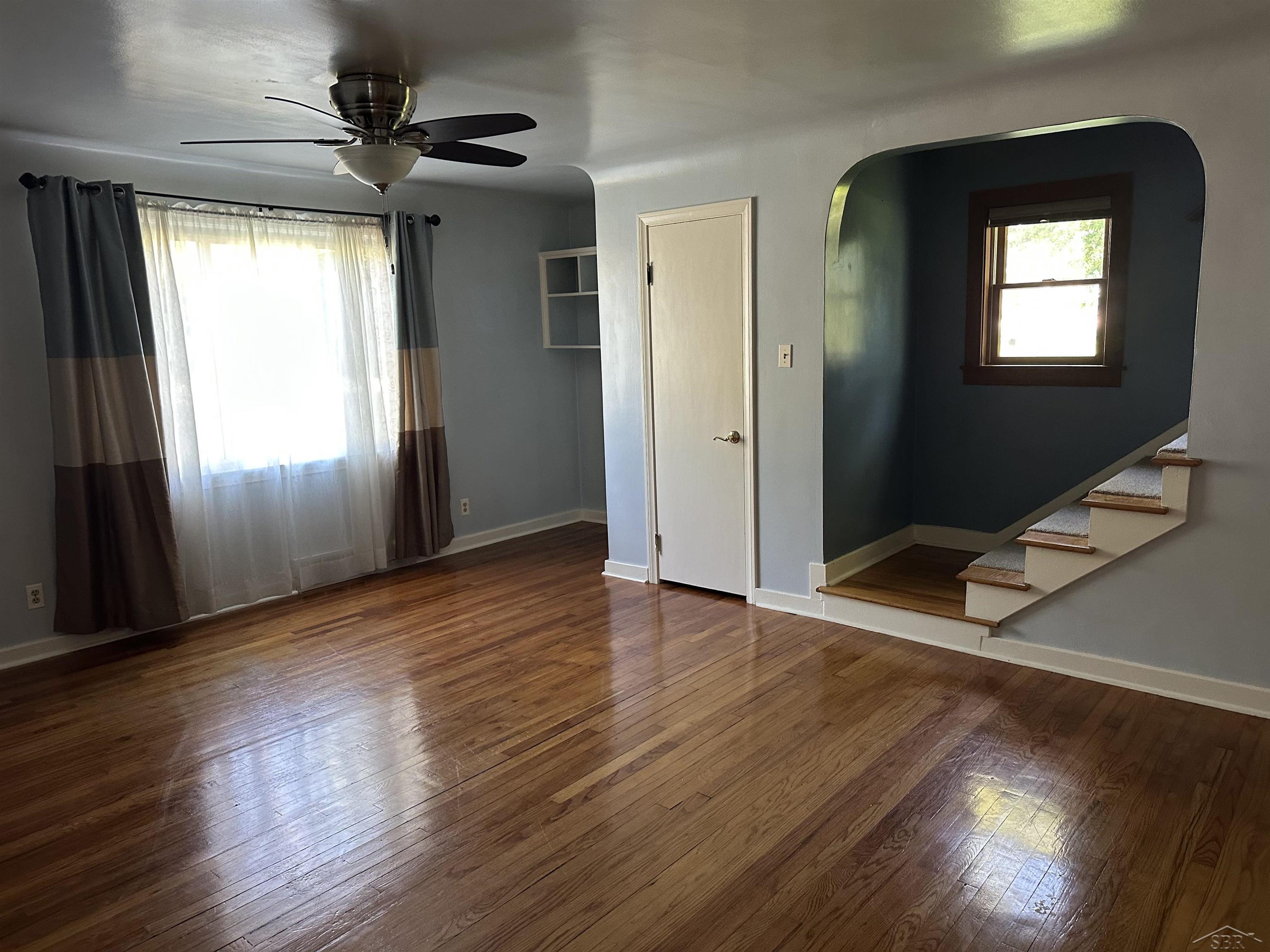214 N Hemlock Road Property Photo 5
