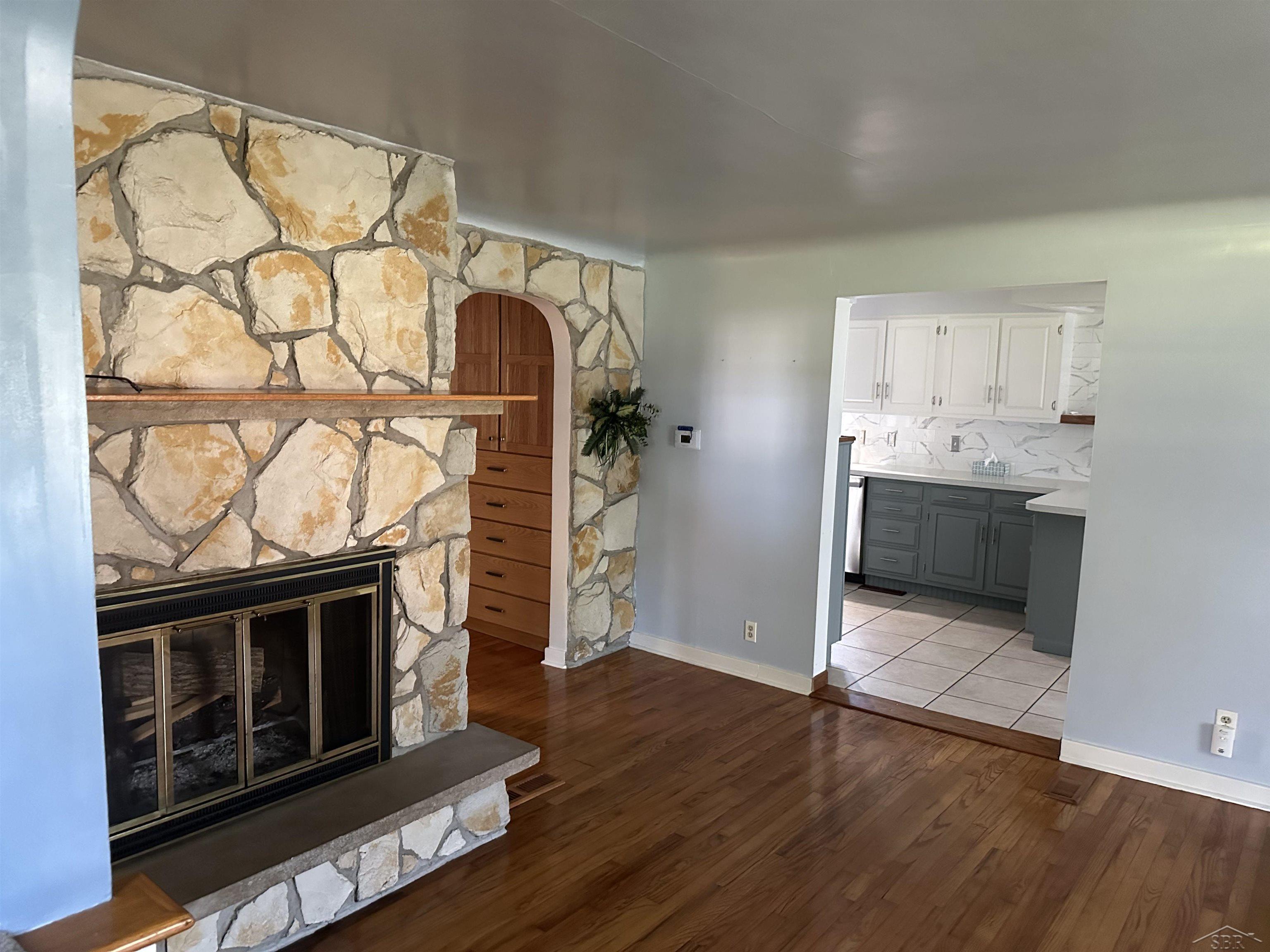 214 N Hemlock Road Property Photo 8