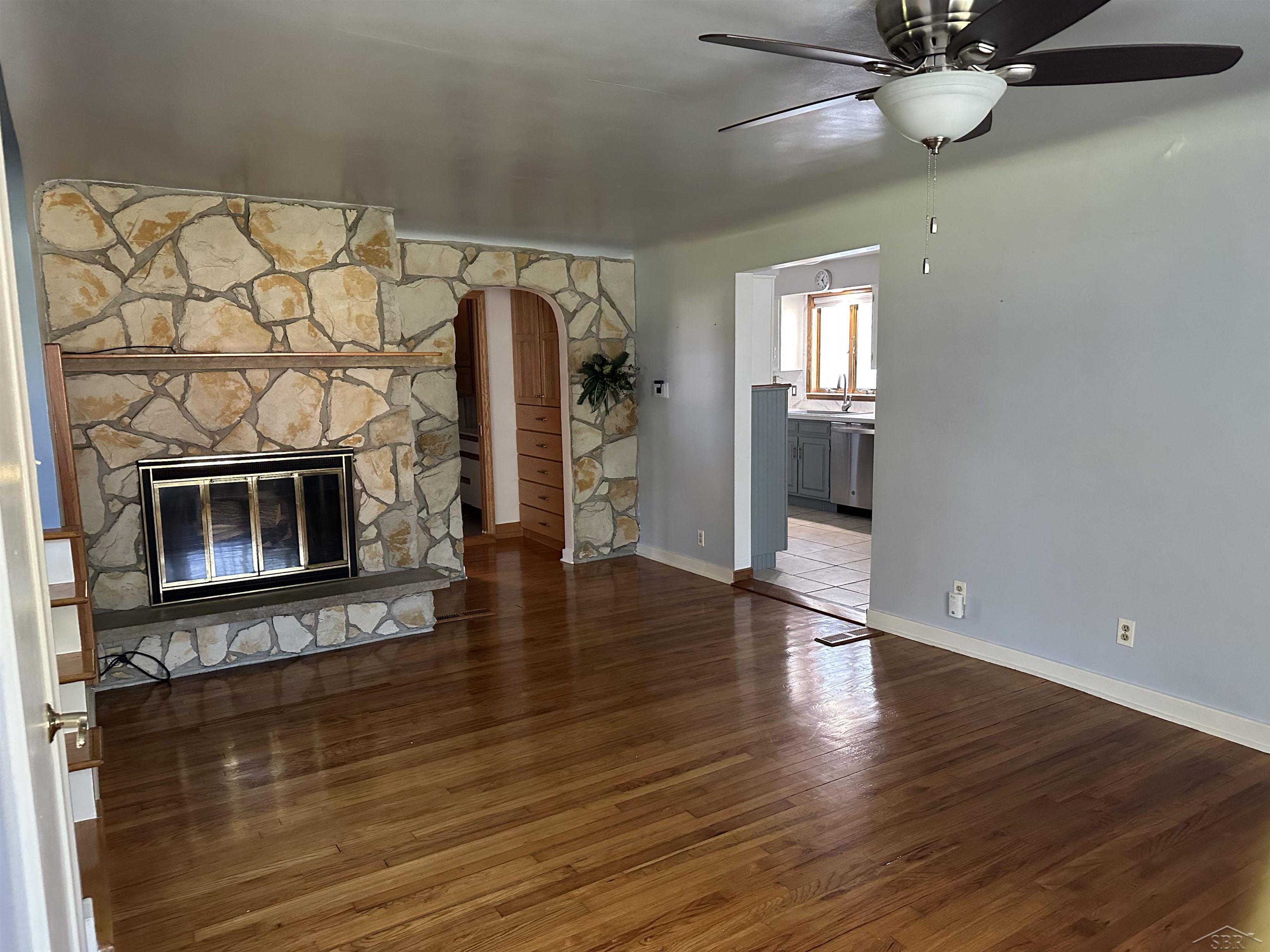 214 N Hemlock Road Property Photo 9