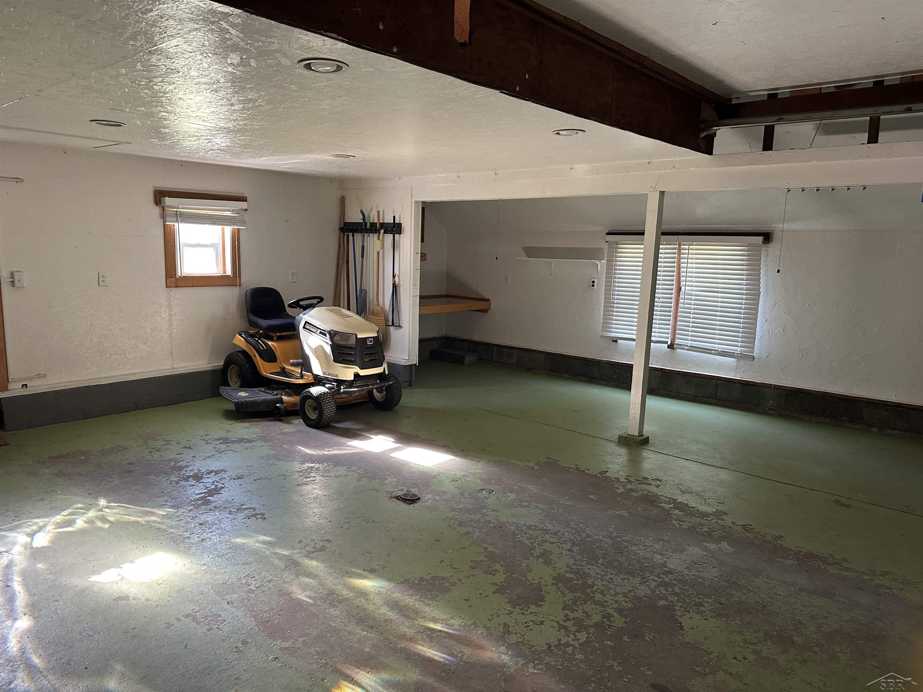 214 N Hemlock Road Property Photo 34