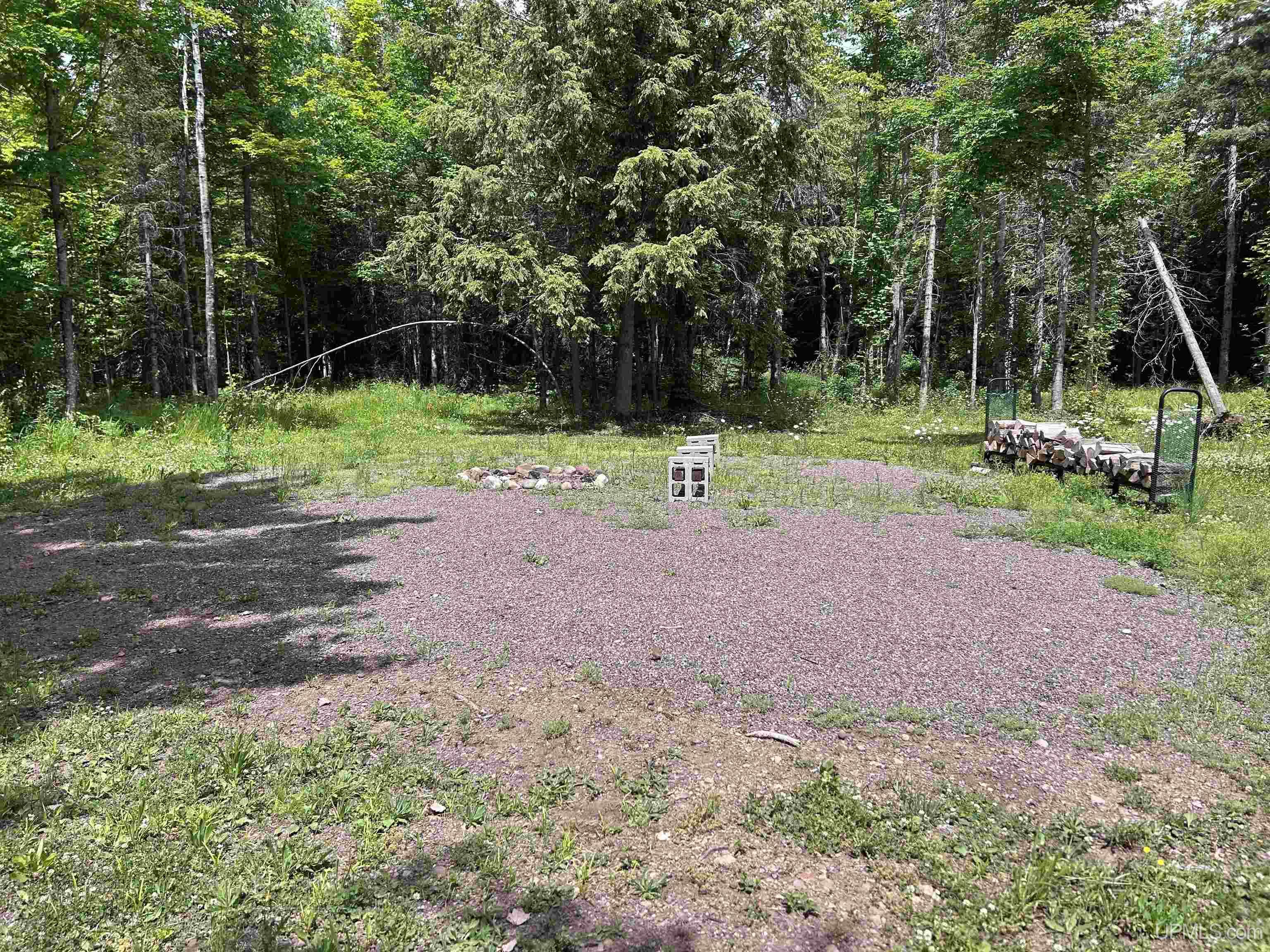 724 N County 519 Road Property Photo 1
