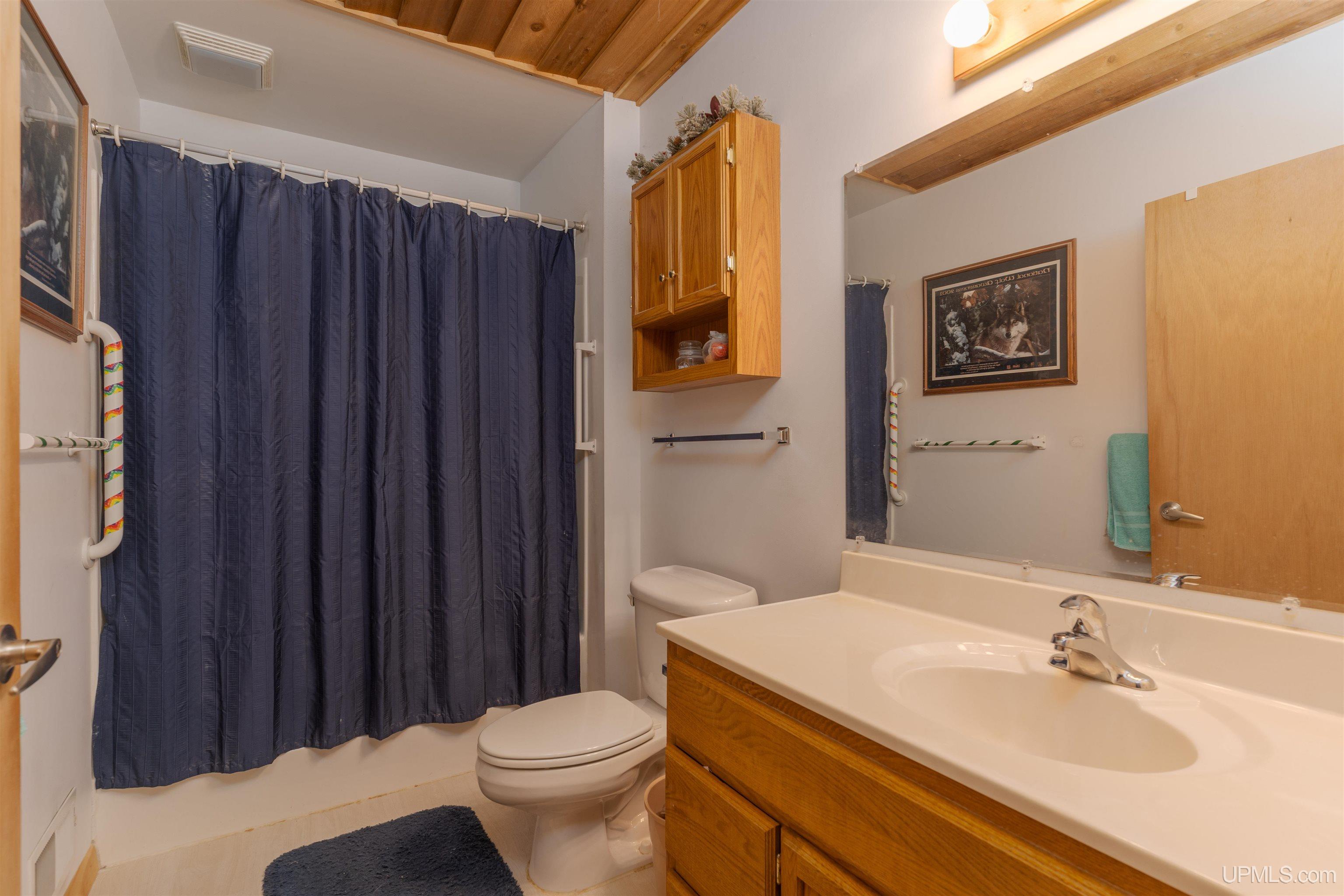 104 N Hagerman Lake Road Property Photo 13