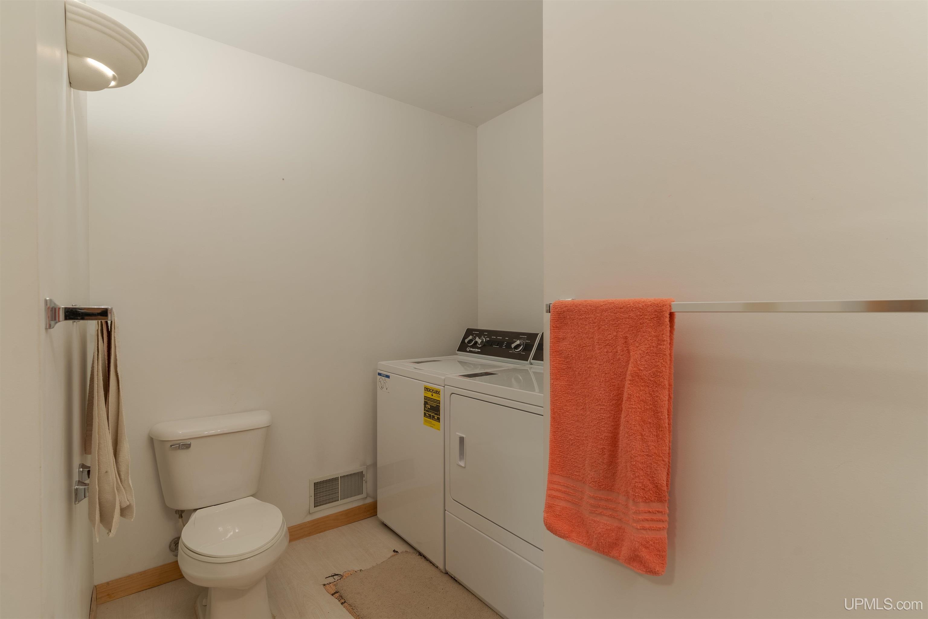 104 N Hagerman Lake Road Property Photo 16