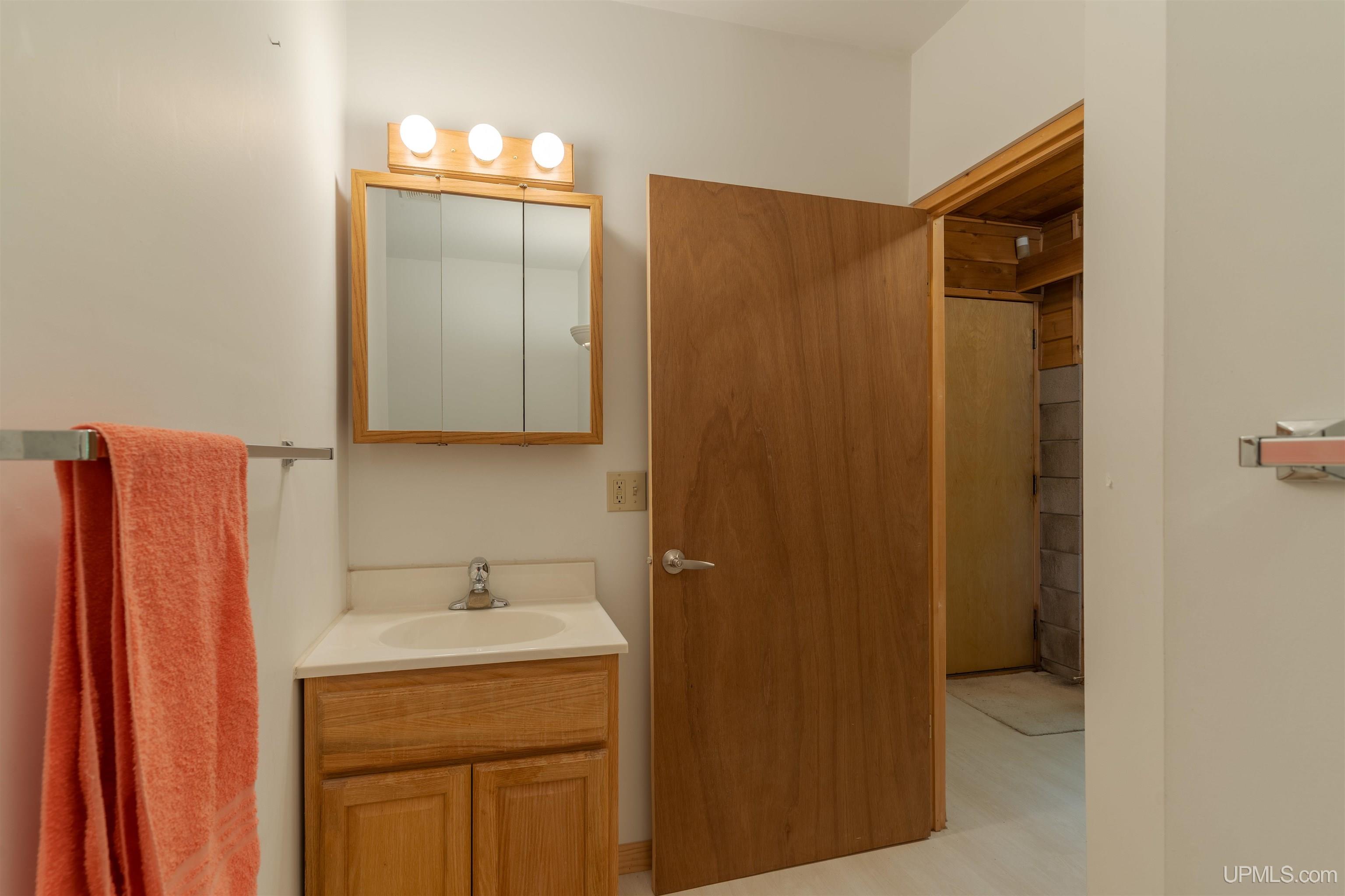104 N Hagerman Lake Road Property Photo 17
